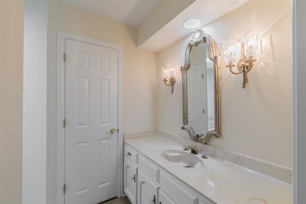 Bedford, Texas, 76021, United States, 3 Bedrooms Bedrooms, ,2 BathroomsBathrooms,Residential,For Sale,1942706