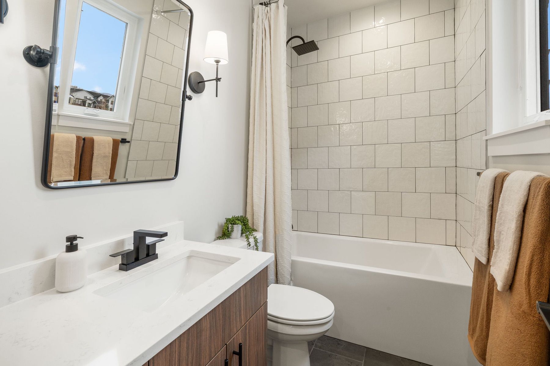  1506 Cambridge Dr - 物件實景