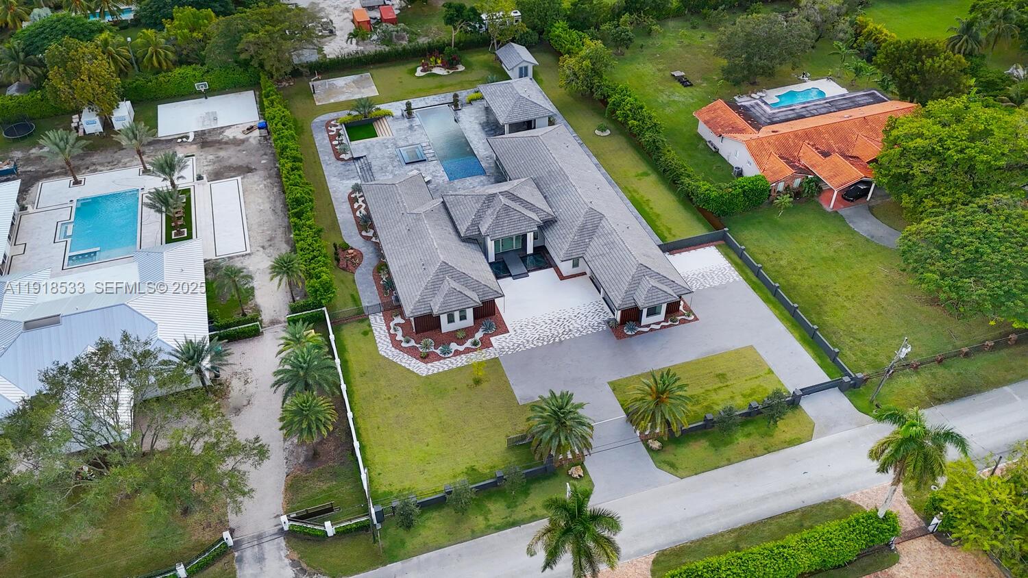 Miami, Florida, 33173, United States, 6 Bedrooms Bedrooms, ,7 BathroomsBathrooms,Residential,For Sale,2001798
