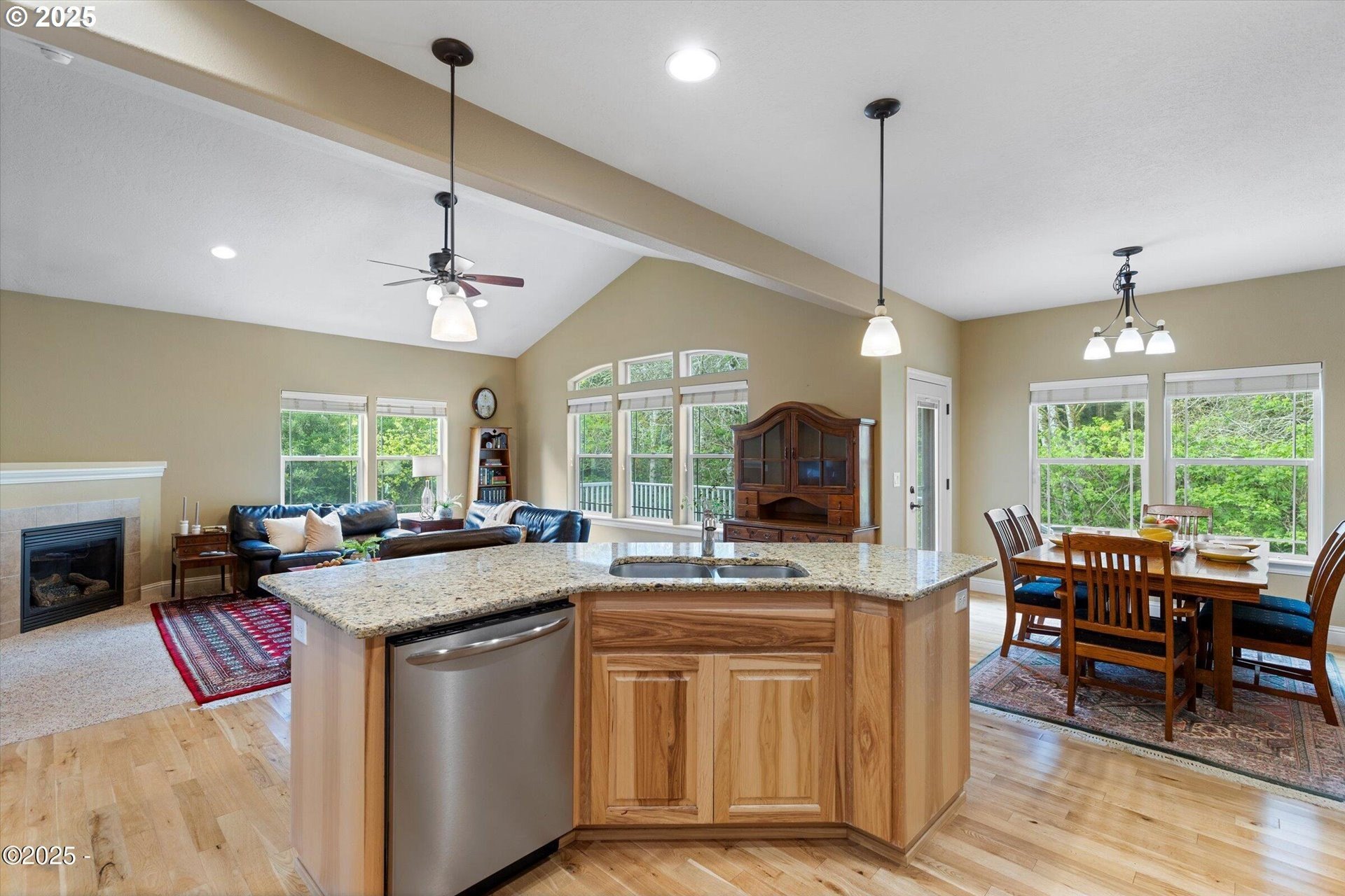 Lincoln City, Oregon, 97367, United States, 3 Bedrooms Bedrooms, ,3 BathroomsBathrooms,Residential,For Sale,1942119