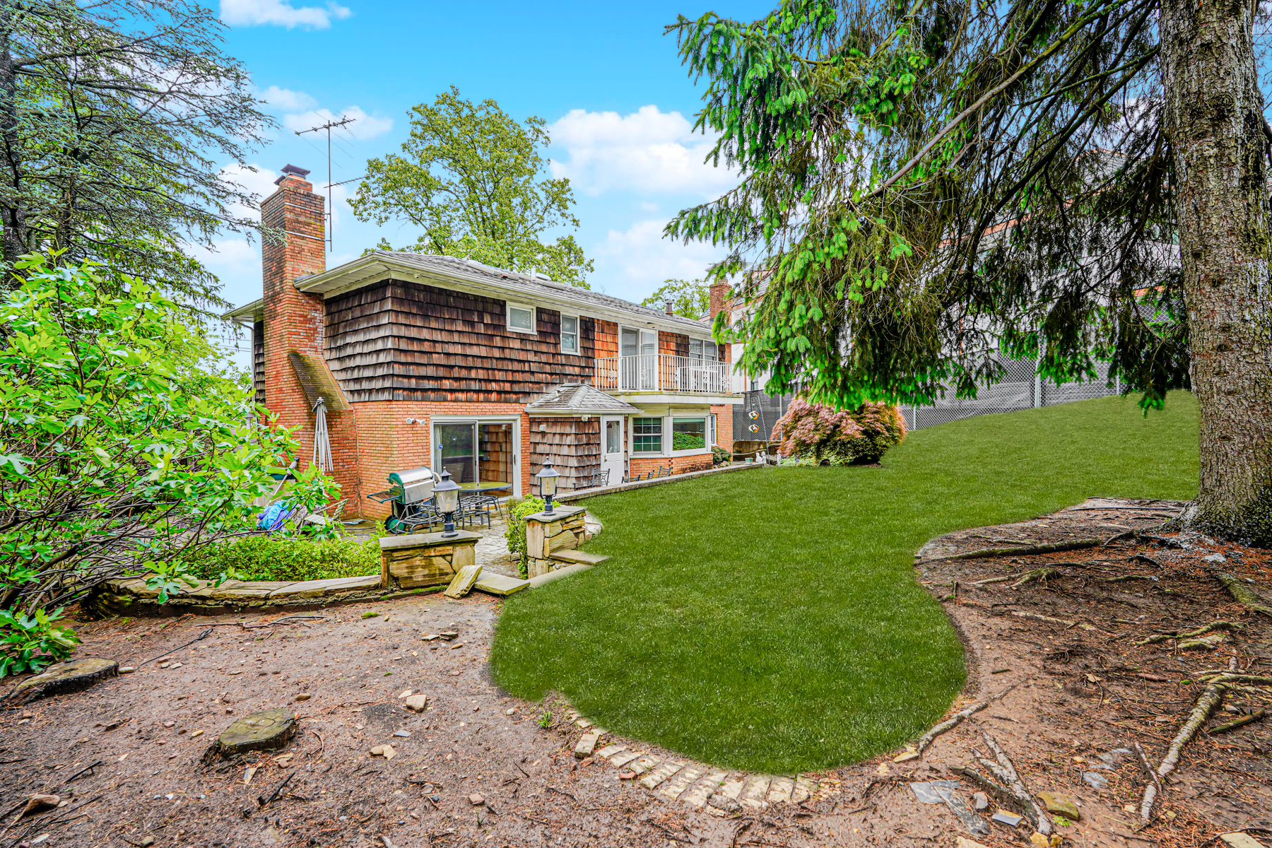 Staten Island, New York, 10301, United States, 4 Bedrooms Bedrooms, ,3 BathroomsBathrooms,Residential,For Sale,1838592