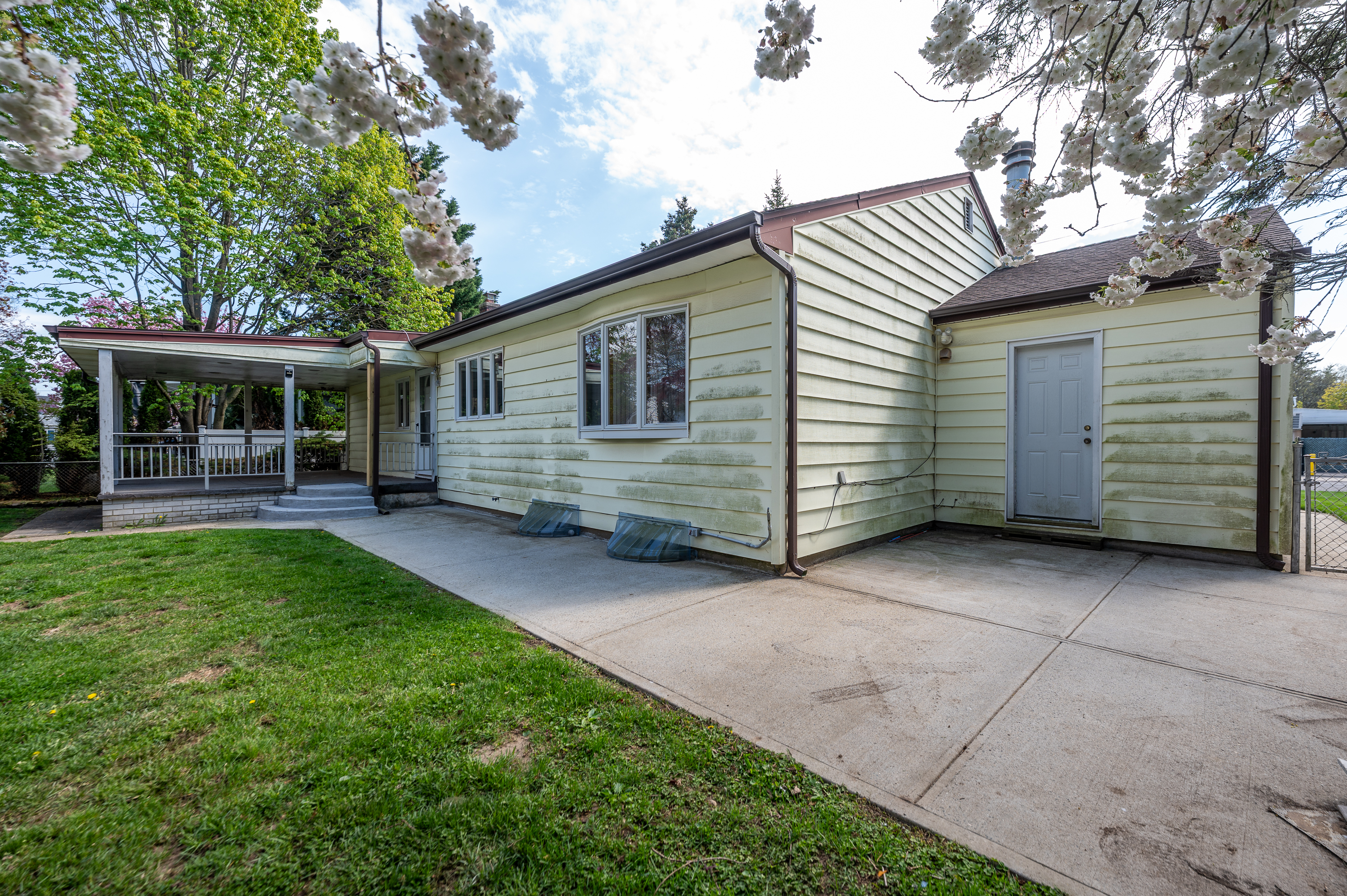  167 Maple Avenue, East Meadow, NY, 11554 - 物件實景