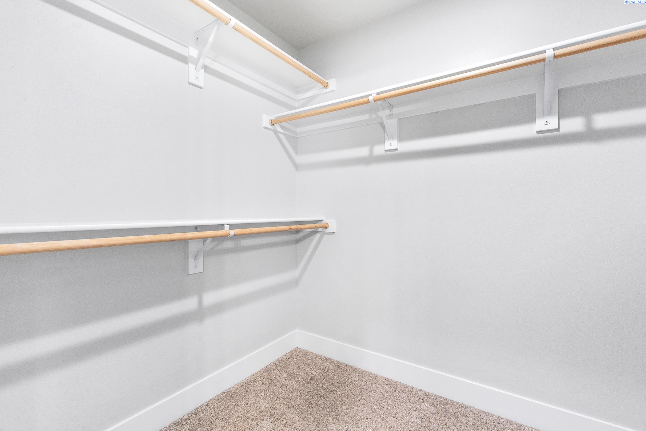 Kennewick, Washington, 99338, United States, 3 Bedrooms Bedrooms, ,1 BathroomBathrooms,Residential,For Sale,1969367