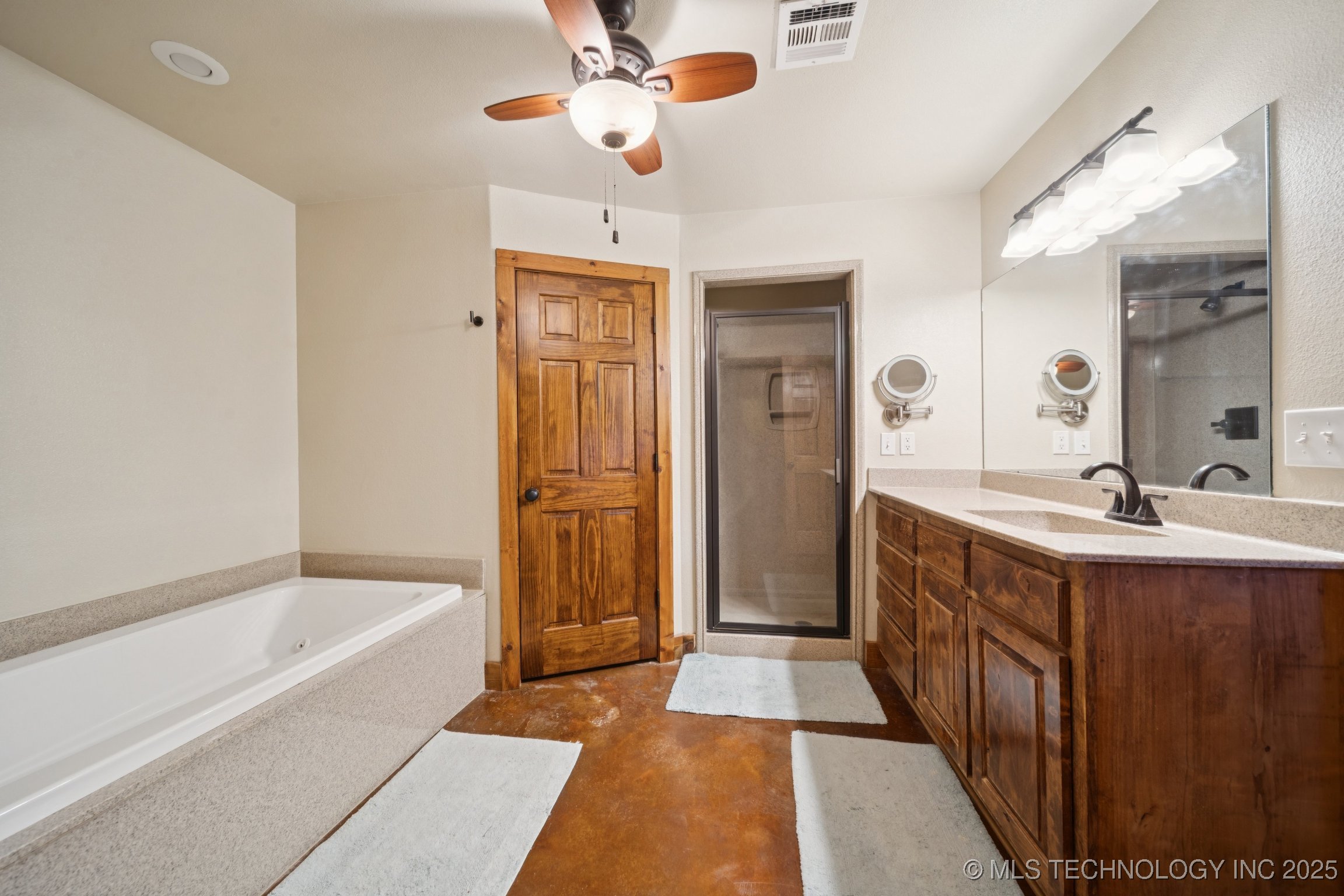 Henryetta, Oklahoma, 74437, United States, 4 Bedrooms Bedrooms, ,4 BathroomsBathrooms,Residential,For Sale,1939303