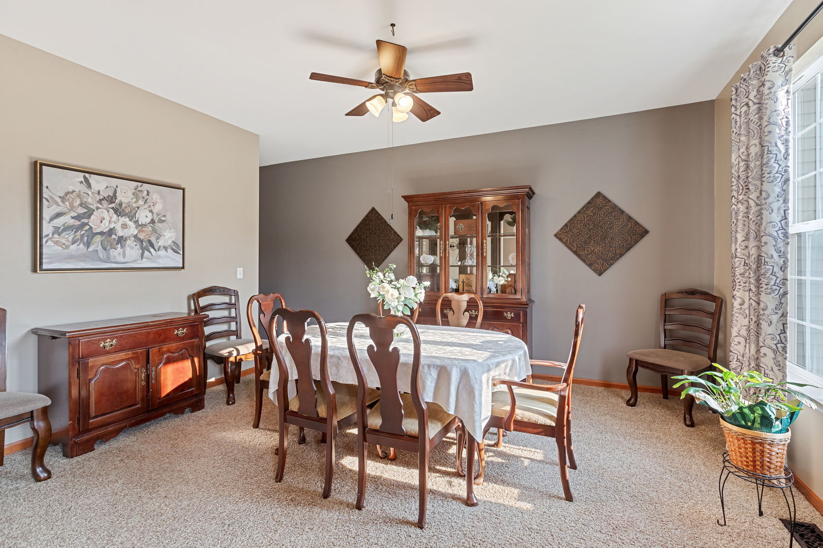McHenry, Illinois, 60051, United States, 5 Bedrooms Bedrooms, ,5 BathroomsBathrooms,Residential,For Sale,1912469