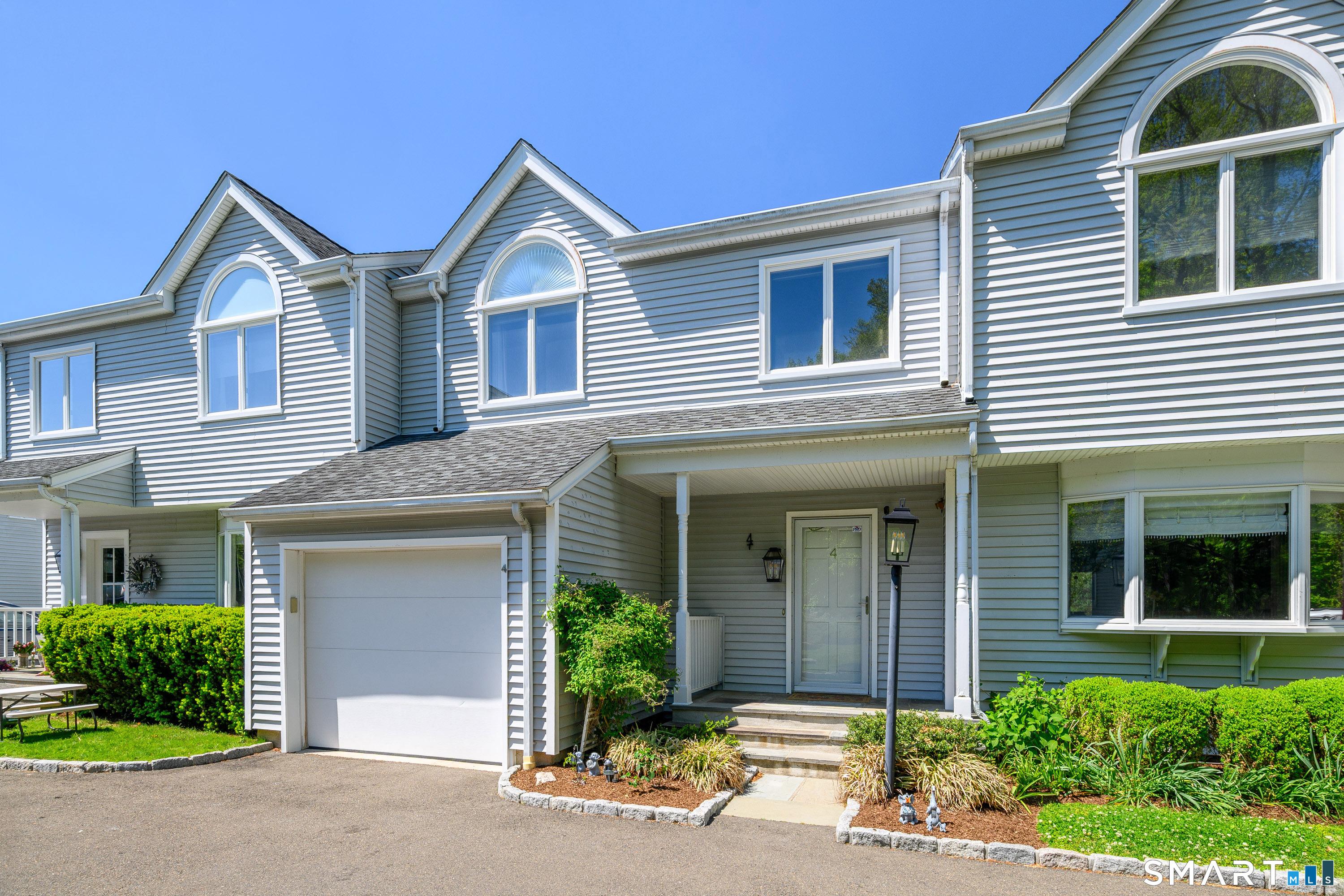 Greenwich, Connecticut, 06807, United States, 2 Bedrooms Bedrooms, ,4 BathroomsBathrooms,Residential,For Sale,2048631