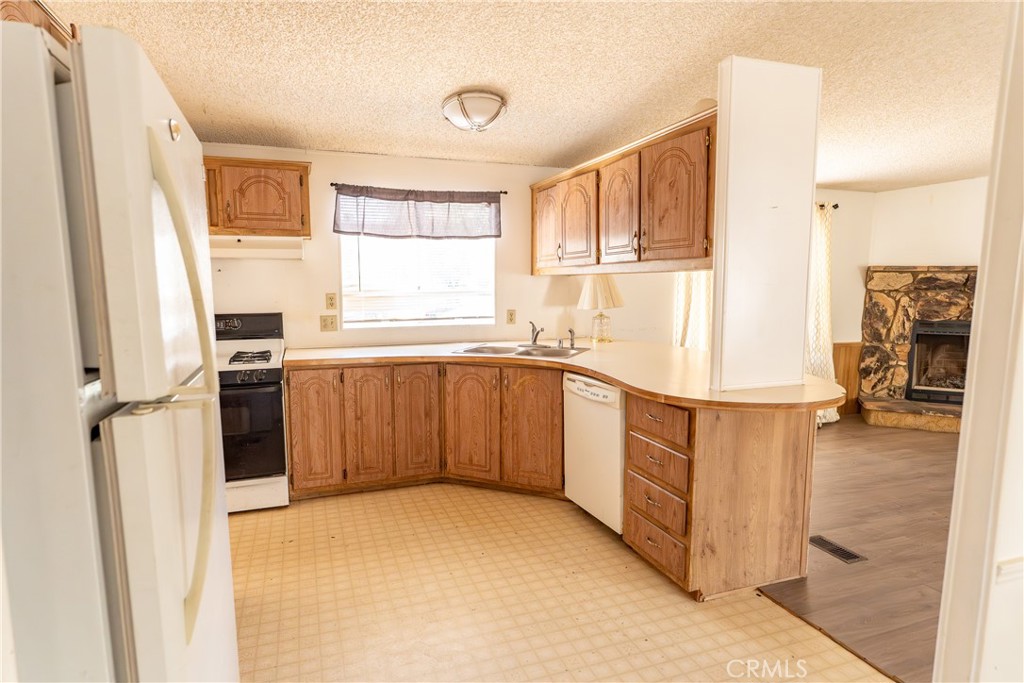 Perris, California, 92570, United States, 3 Bedrooms Bedrooms, ,2 BathroomsBathrooms,Residential,For Sale,1973728