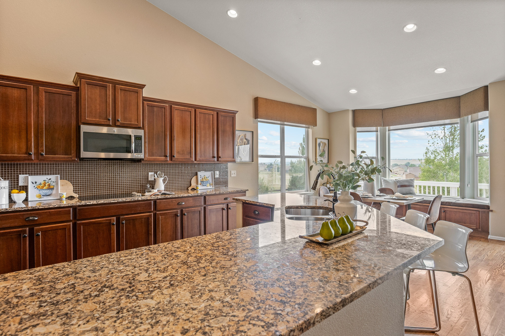  Experience elevated Colorado living in this exceptional ranch-style home. - 物件實景