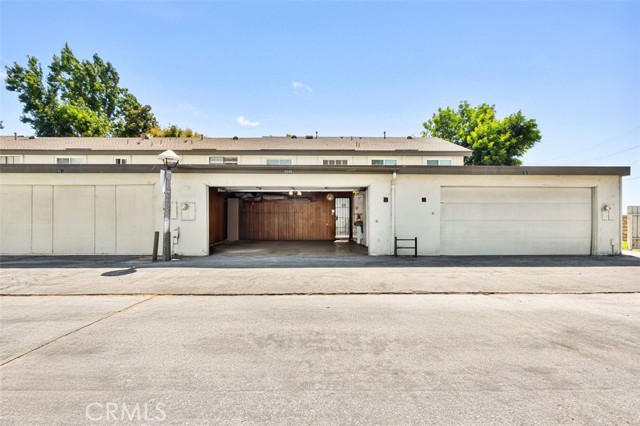 South Gate, California, 90280, United States, 4 Bedrooms Bedrooms, ,3 BathroomsBathrooms,Residential,For Sale,1937143