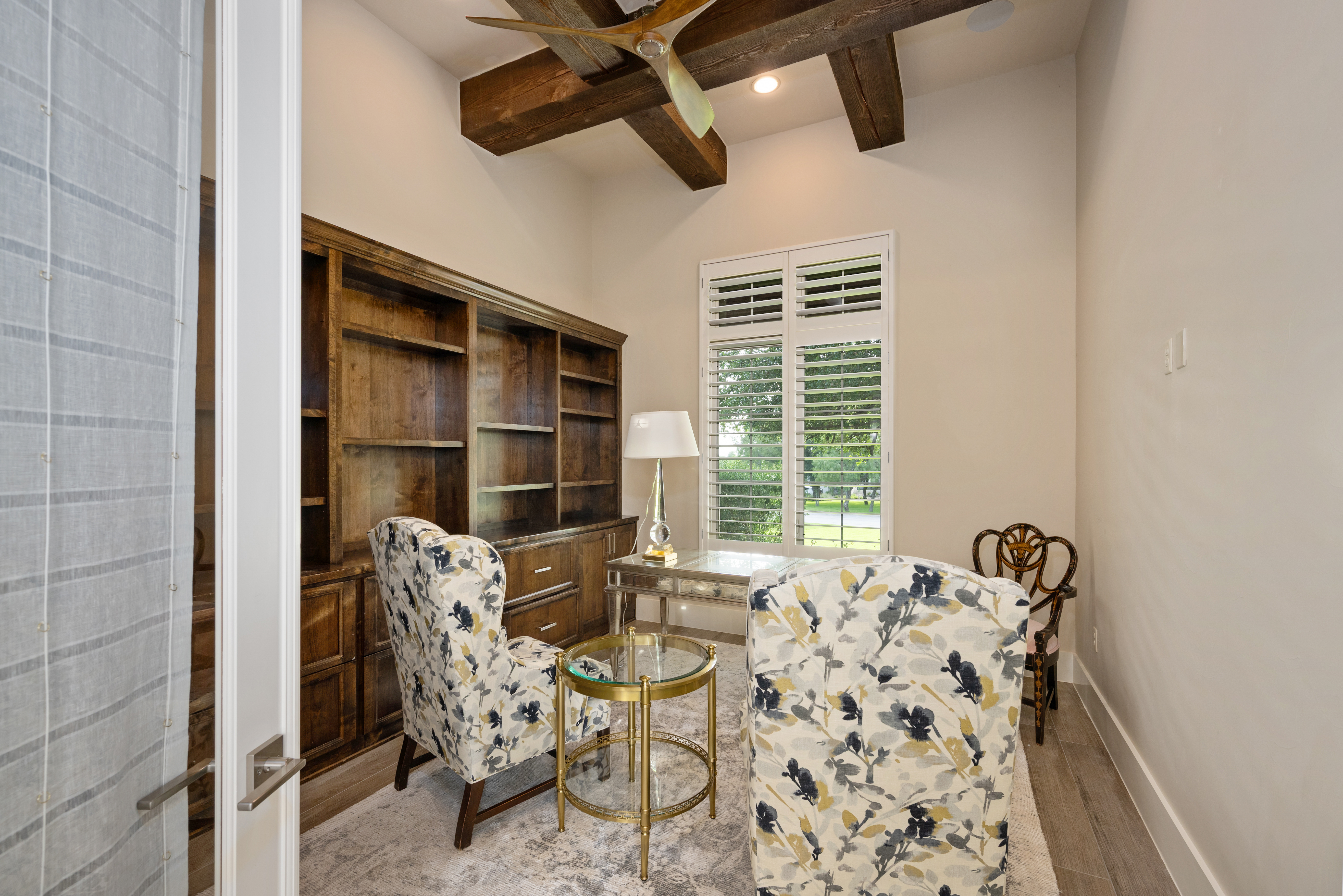  Defined By Timeless Santa Barbara Architecture And Exceptional Craftsmanship - 物件實景