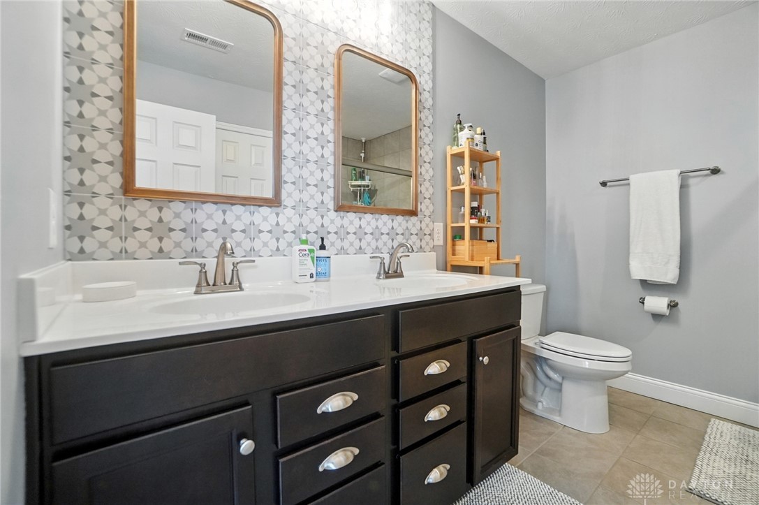 Dayton, Ohio, 45458, United States, 4 Bedrooms Bedrooms, ,3 BathroomsBathrooms,Residential,For Sale,1920110