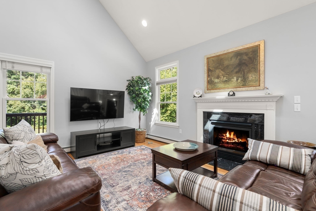 Kingston, Massachusetts, 02364, United States, 2 Bedrooms Bedrooms, ,3 BathroomsBathrooms,Residential,For Sale,1932418