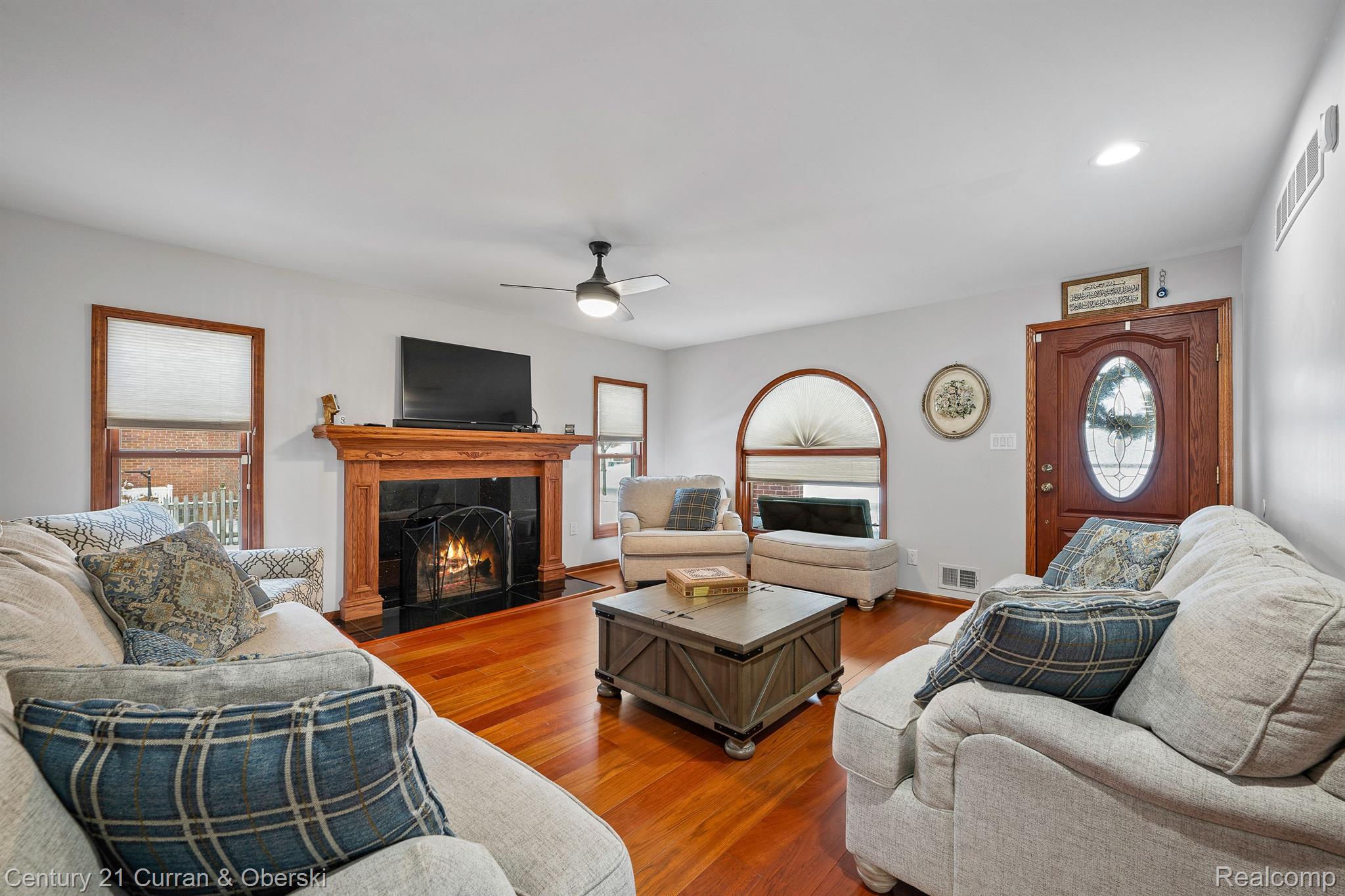 Dearborn, Michigan, 48128, United States, 4 Bedrooms Bedrooms, ,3 BathroomsBathrooms,Residential,For Sale,1908051