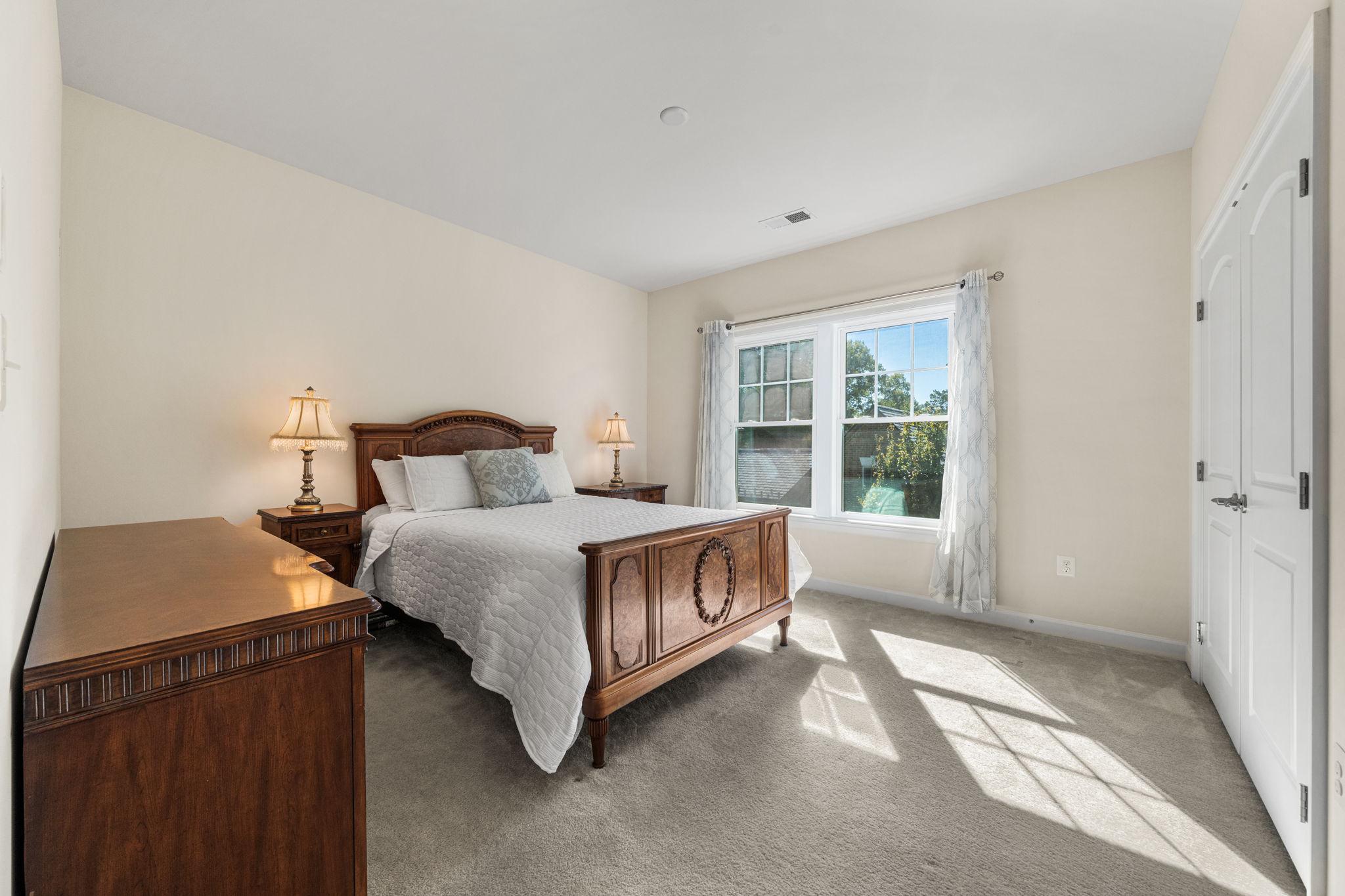  1385 Bishop Crest Court, Alexandria, VA, 22308 - 物件實景