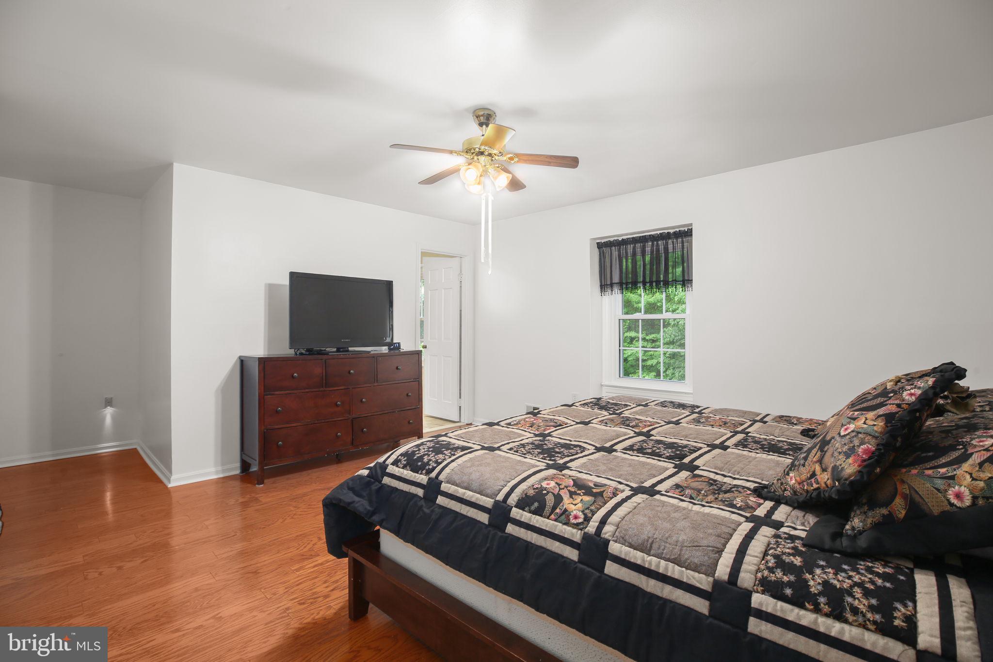Fairfax Station, Virginia, 22039, United States, 4 Bedrooms Bedrooms, ,3 BathroomsBathrooms,Residential,For Sale,2049120