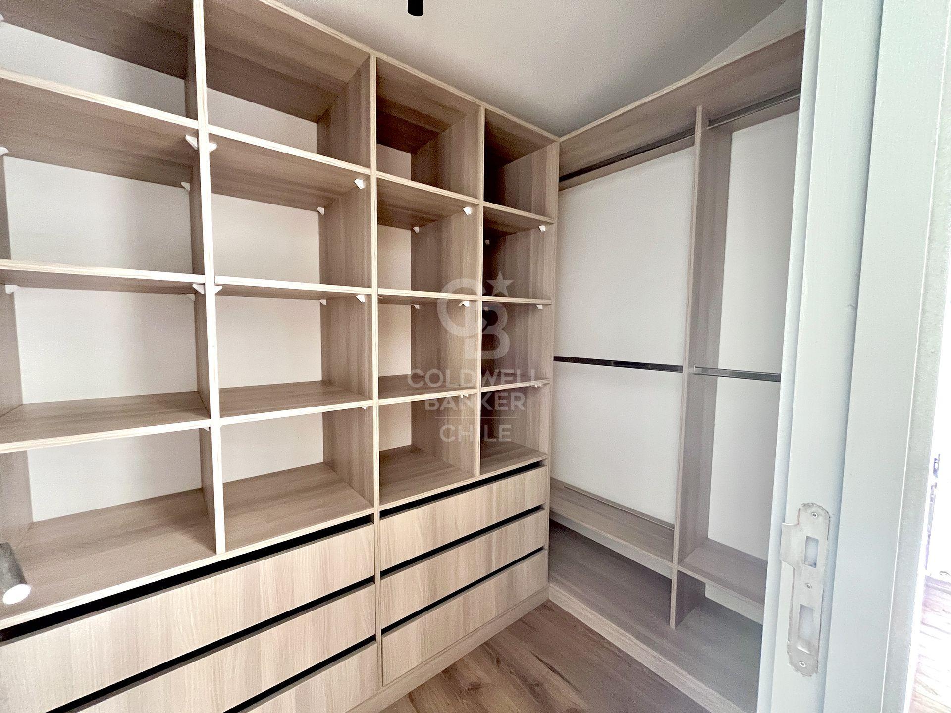 Vitacura, Chile, 3 Bedrooms Bedrooms, ,4 BathroomsBathrooms,Residential,For Sale,1898665