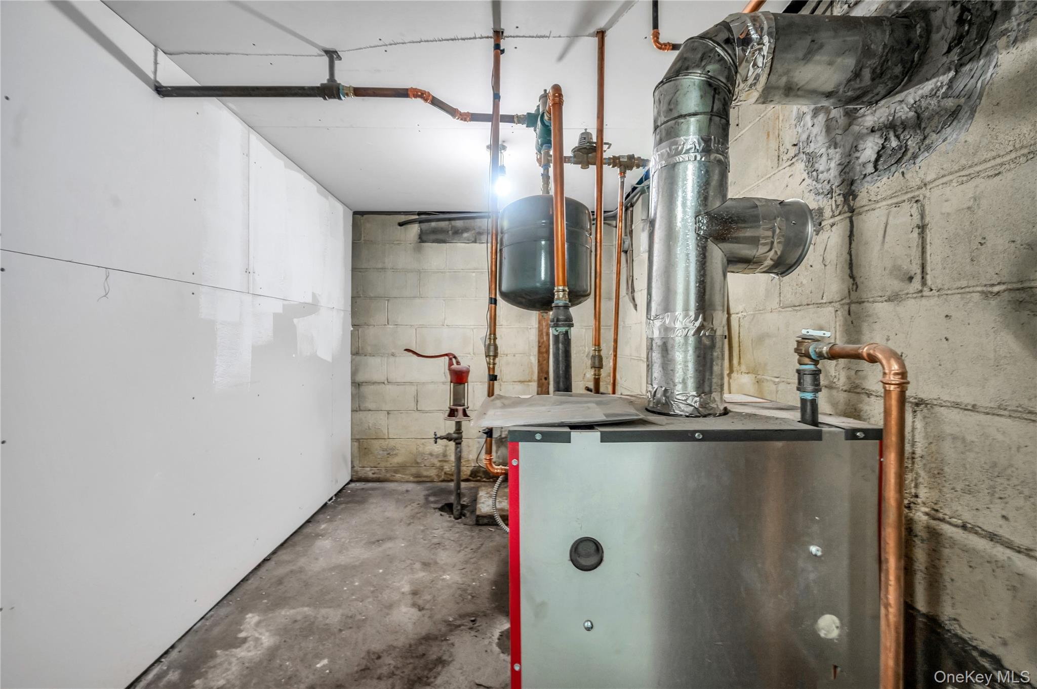 Shirley, New York, 11967, United States, 5 Bedrooms Bedrooms, ,2 BathroomsBathrooms,Residential,For Sale,1948254