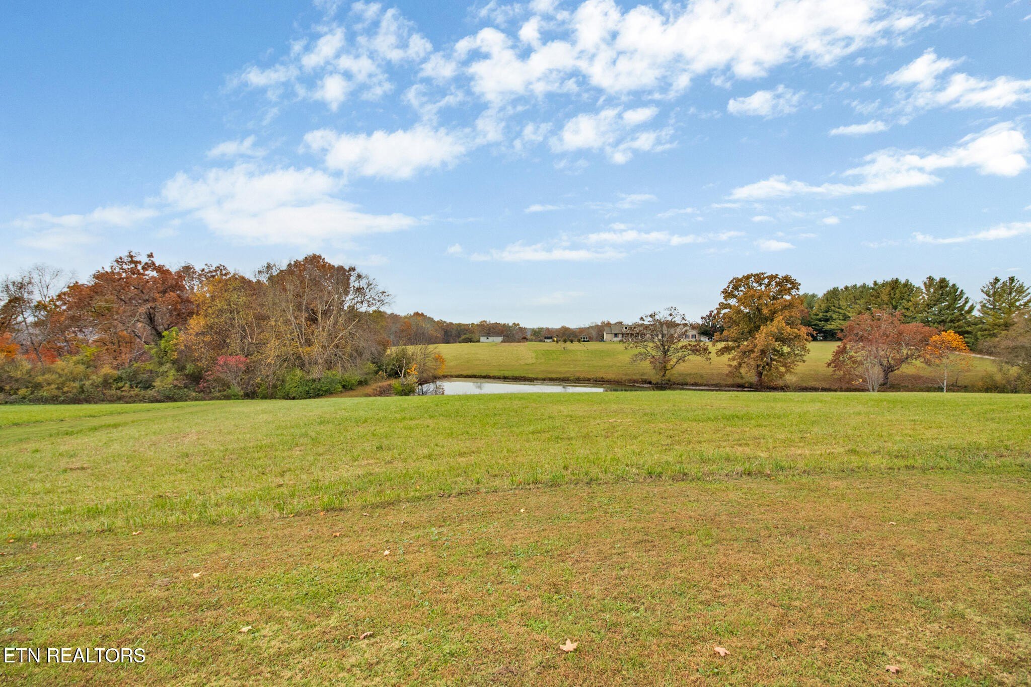 Crossville, Tennessee, 38555, United States, 4 Bedrooms Bedrooms, ,3 BathroomsBathrooms,Residential,For Sale,1888026