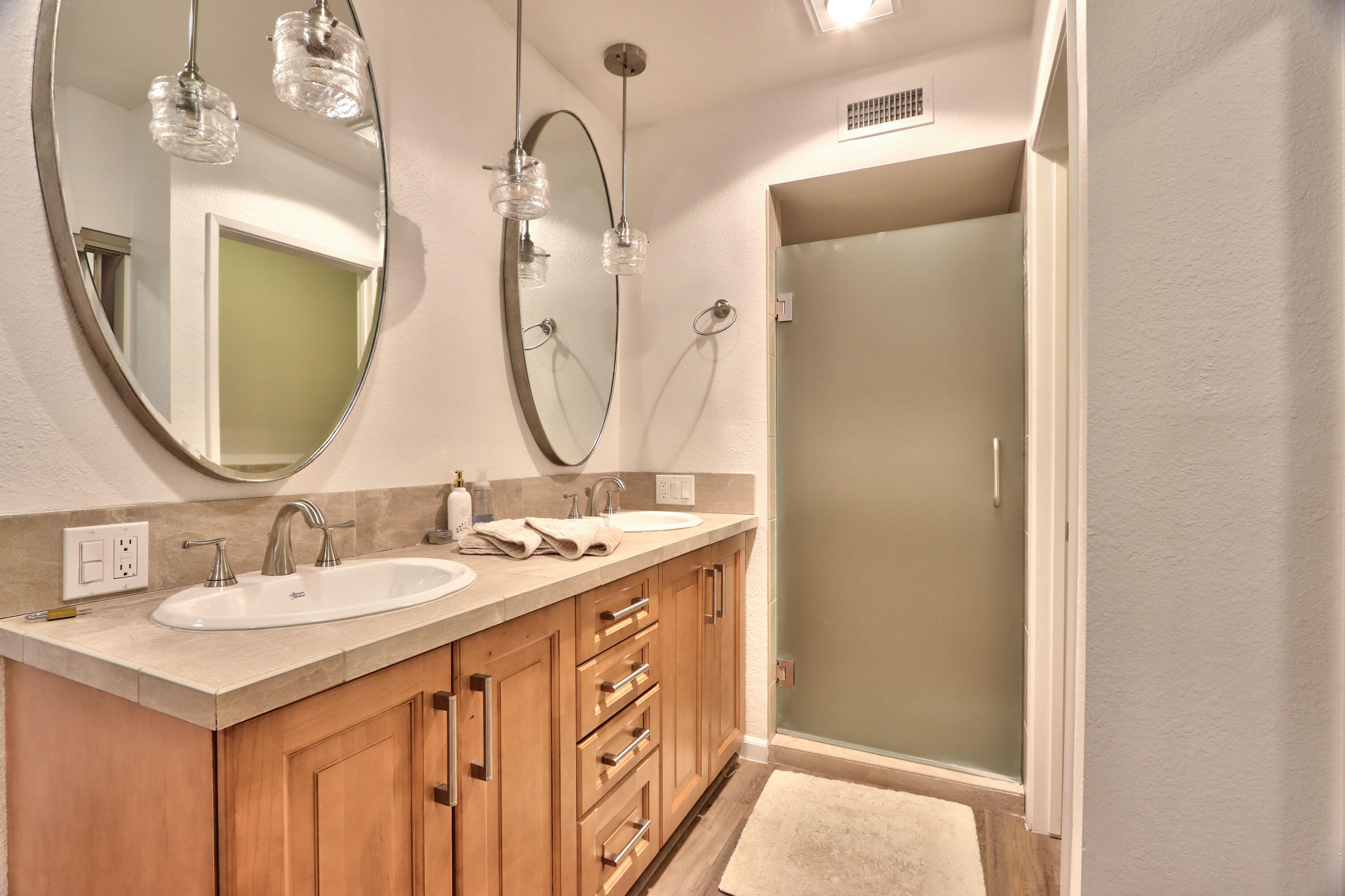 Palm Desert, California, 92260, United States, 2 Bedrooms Bedrooms, ,2 BathroomsBathrooms,Residential,For Sale,1956023