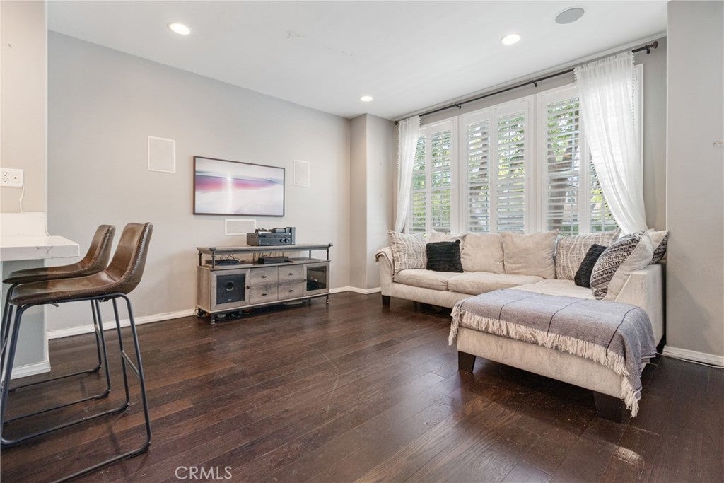 Valencia, California, 91355, United States, 3 Bedrooms Bedrooms, ,3 BathroomsBathrooms,Residential,For Sale,1941622