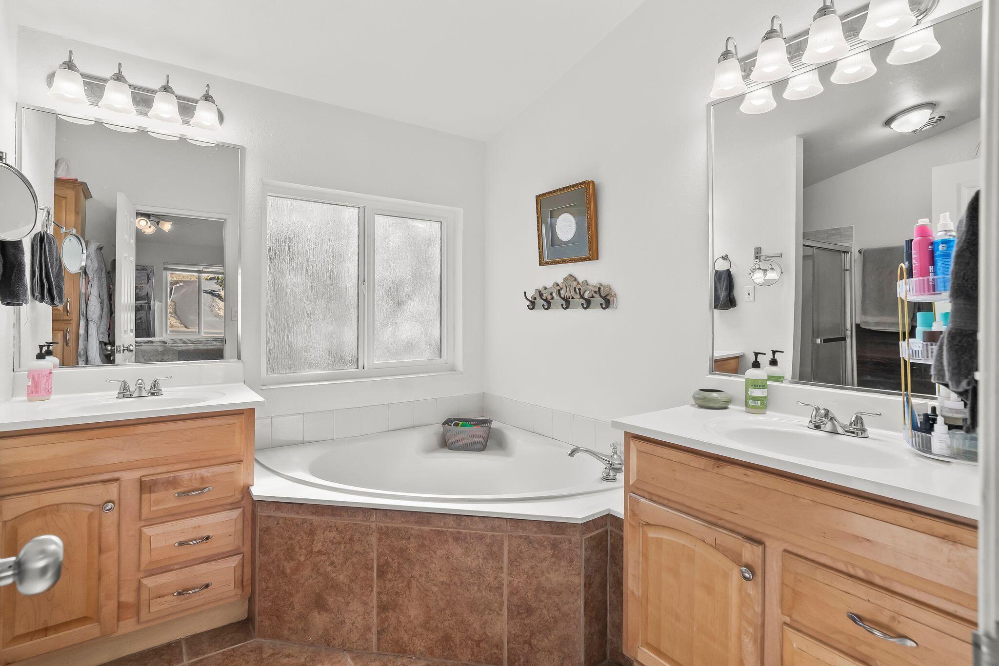 St George, Utah, 84770, United States, 6 Bedrooms Bedrooms, ,3 BathroomsBathrooms,Residential,For Sale,2005357