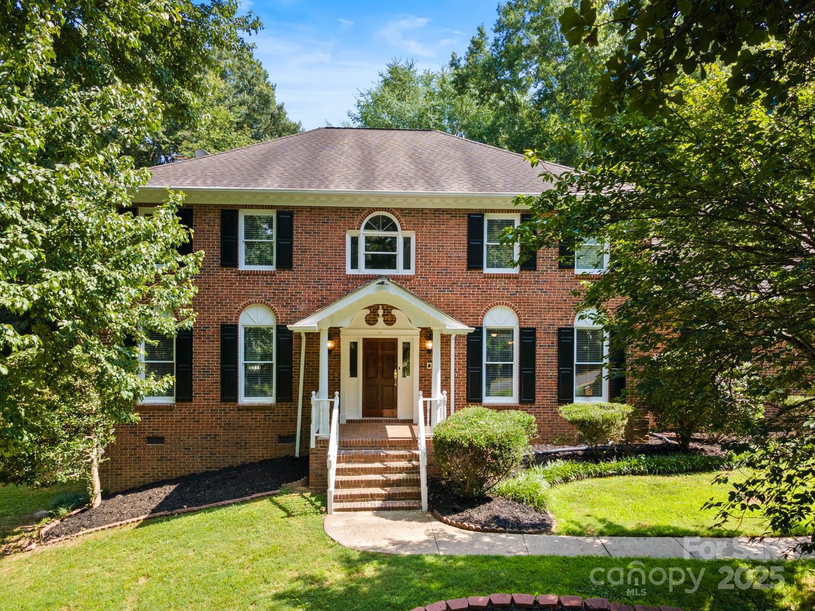 Matthews, North Carolina, 28104, United States, 4 Bedrooms Bedrooms, ,3 BathroomsBathrooms,Residential,For Sale,1876252