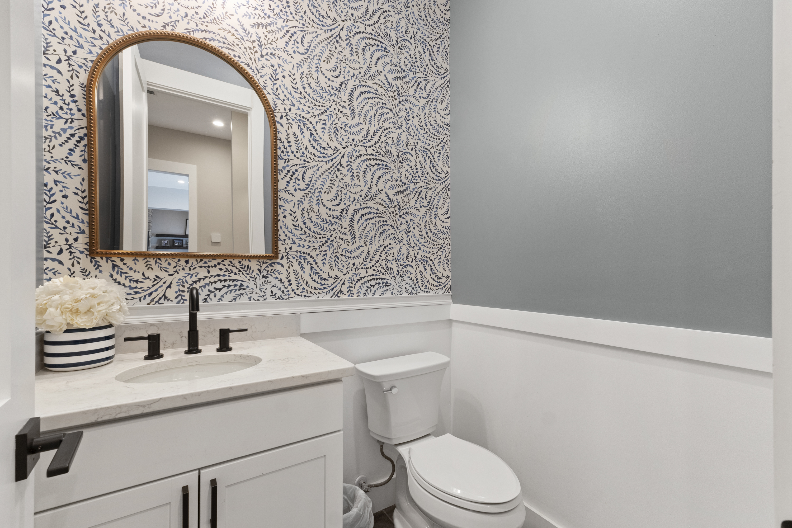 Huntington, West Virginia, 25701, United States, 6 Bedrooms Bedrooms, ,6 BathroomsBathrooms,Residential,For Sale,1977823