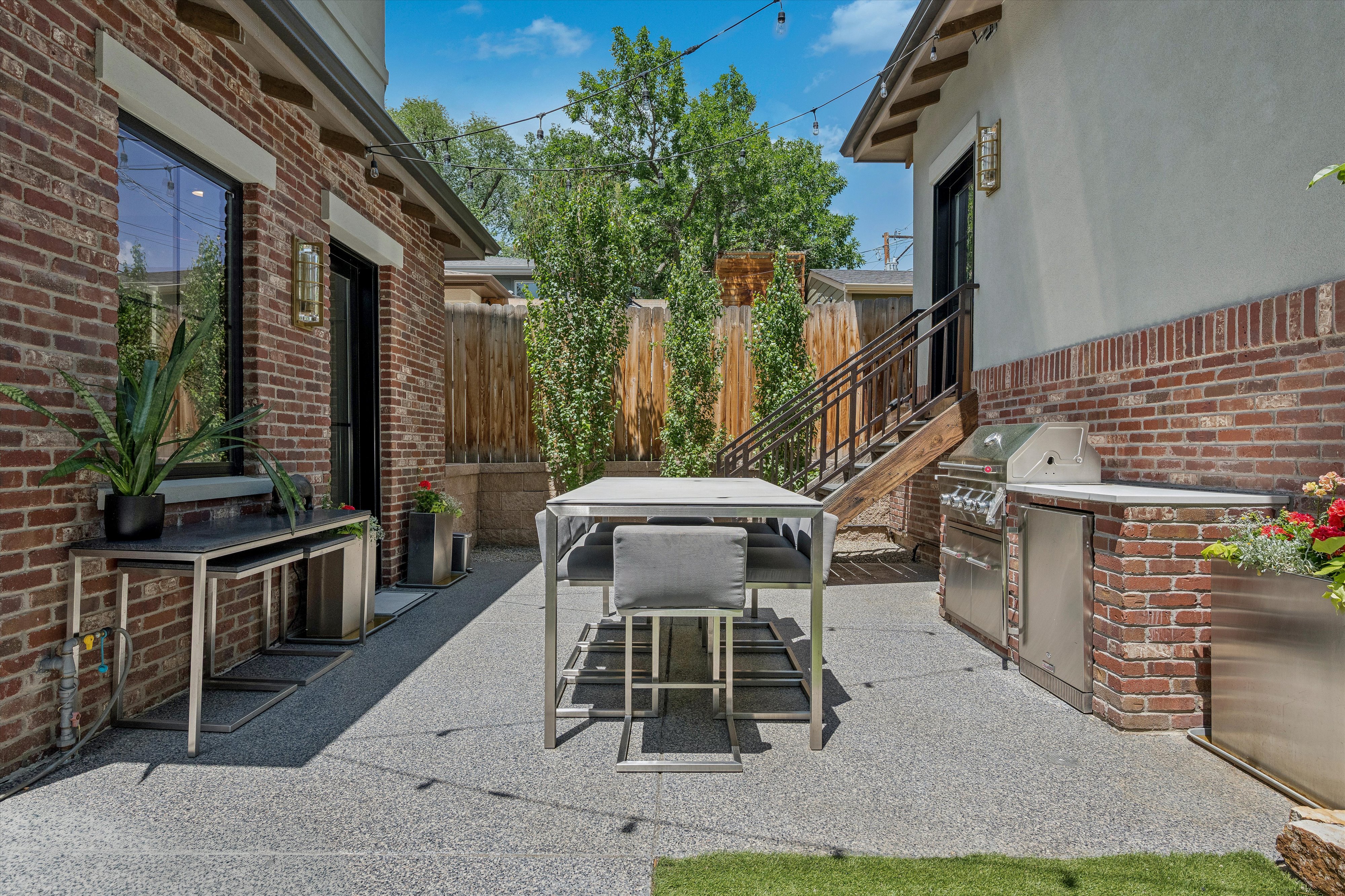  Newer-built residence offers an exceptional opportunity - 物件實景