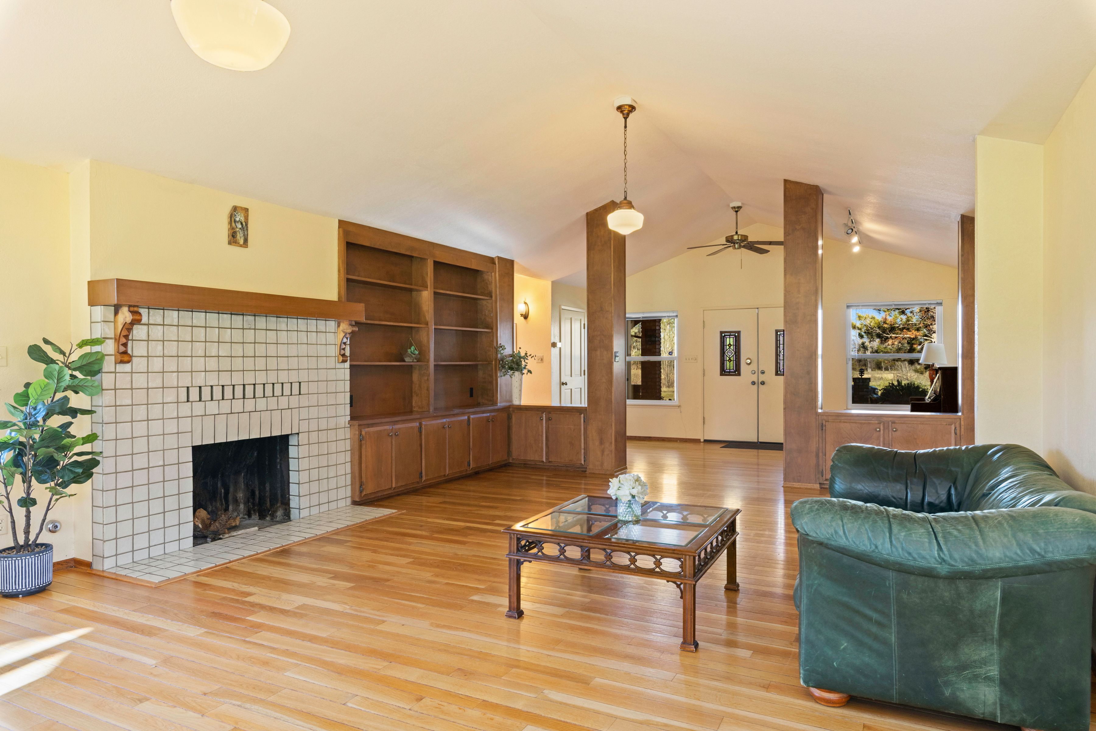  4962 Gaddy Lane - 物件實景