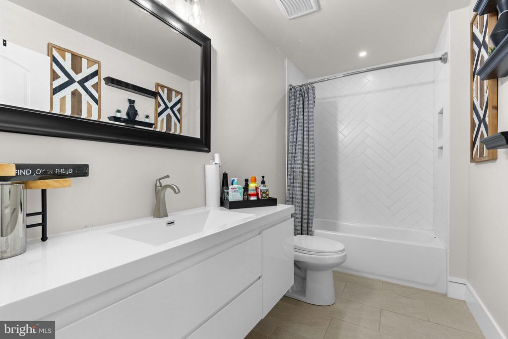 Spotsylvania, Virginia, 22551, United States, 4 Bedrooms Bedrooms, ,4 BathroomsBathrooms,Residential,For Sale,1981992