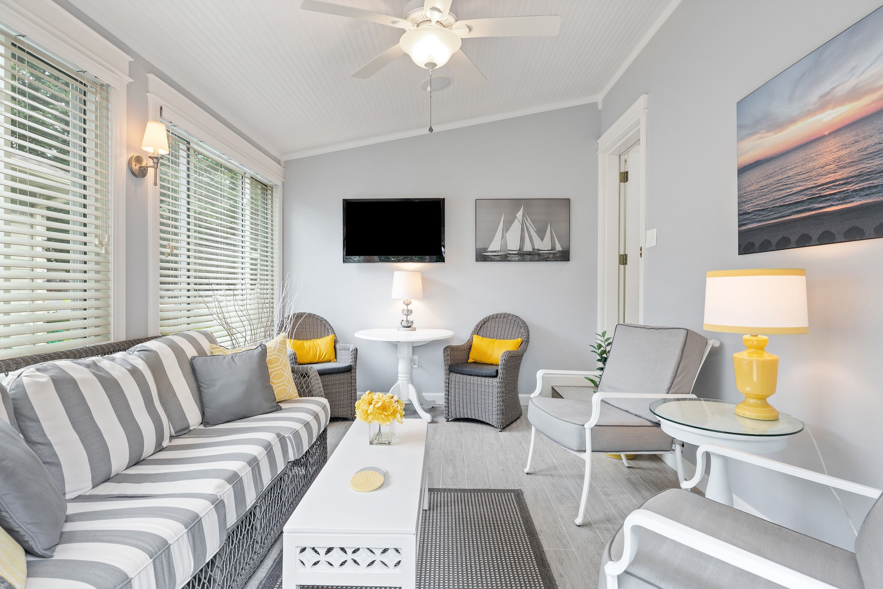  Charming Edina Home Designed for Easy Living - 物件實景