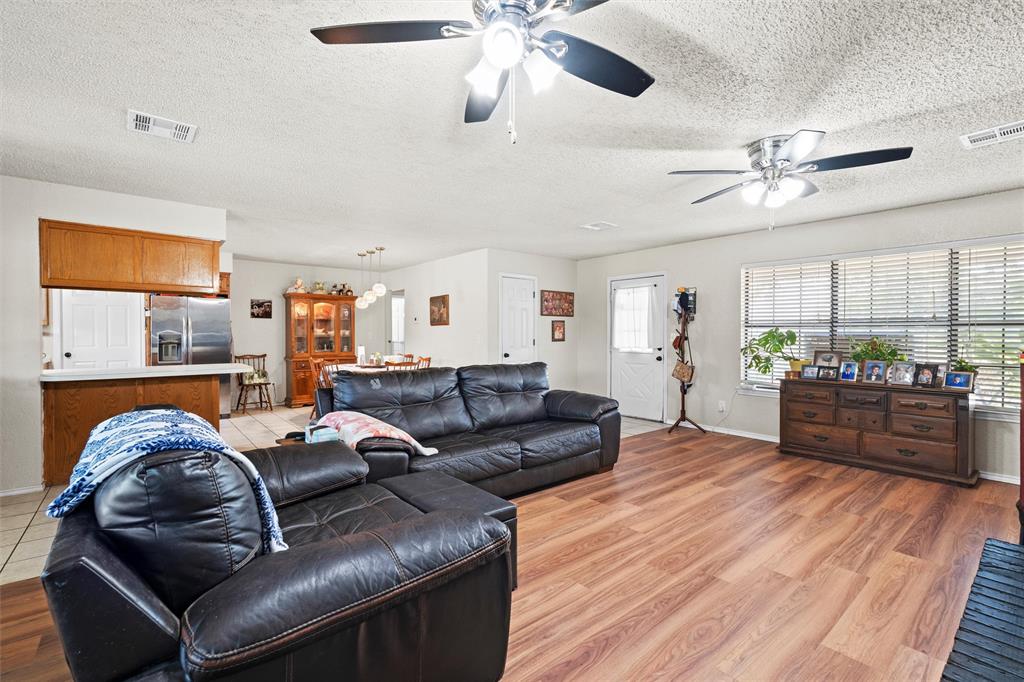 Whitney, Texas, 76692, United States, 4 Bedrooms Bedrooms, ,3 BathroomsBathrooms,Residential,For Sale,1890428