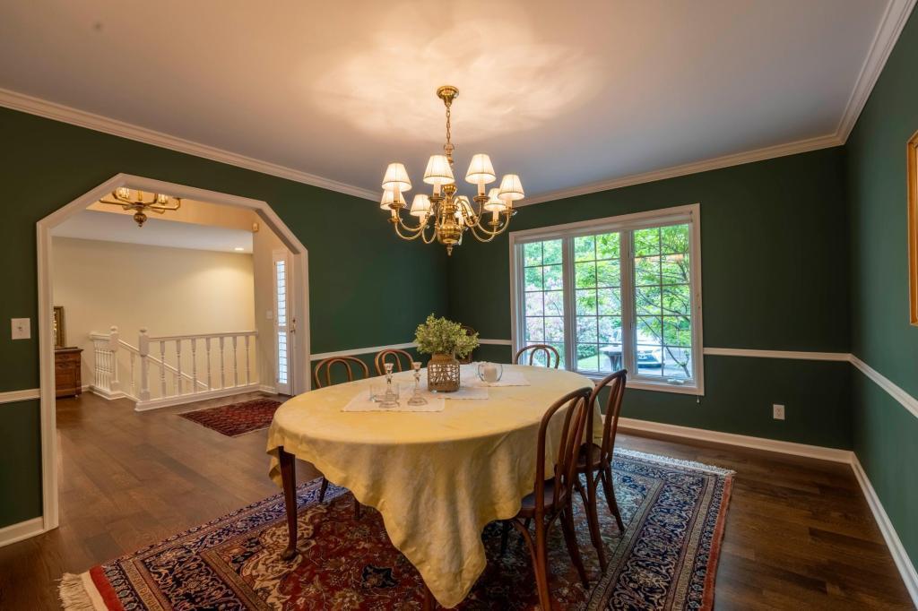 Mendota Heights, Minnesota, 55118, United States, 4 Bedrooms Bedrooms, ,3 BathroomsBathrooms,Residential,For Sale,1836960