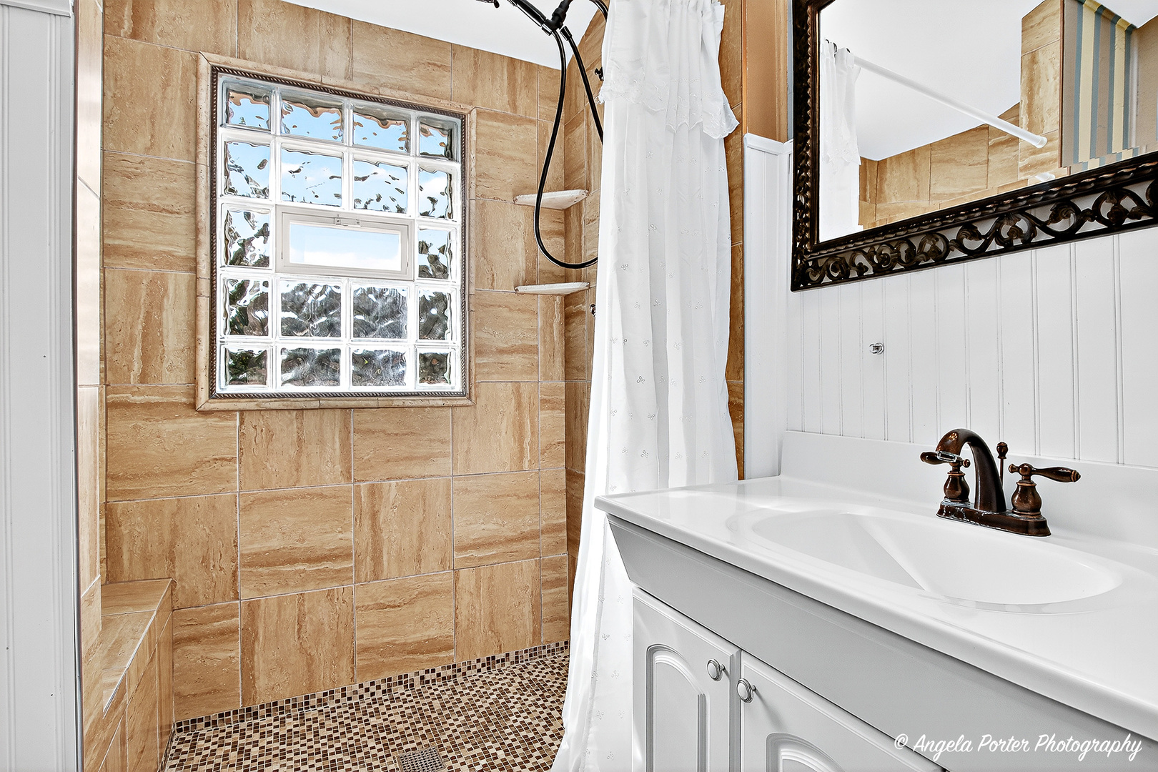 Crystal Lake, Illinois, 60014, United States, 4 Bedrooms Bedrooms, ,2 BathroomsBathrooms,Residential,For Sale,1982746