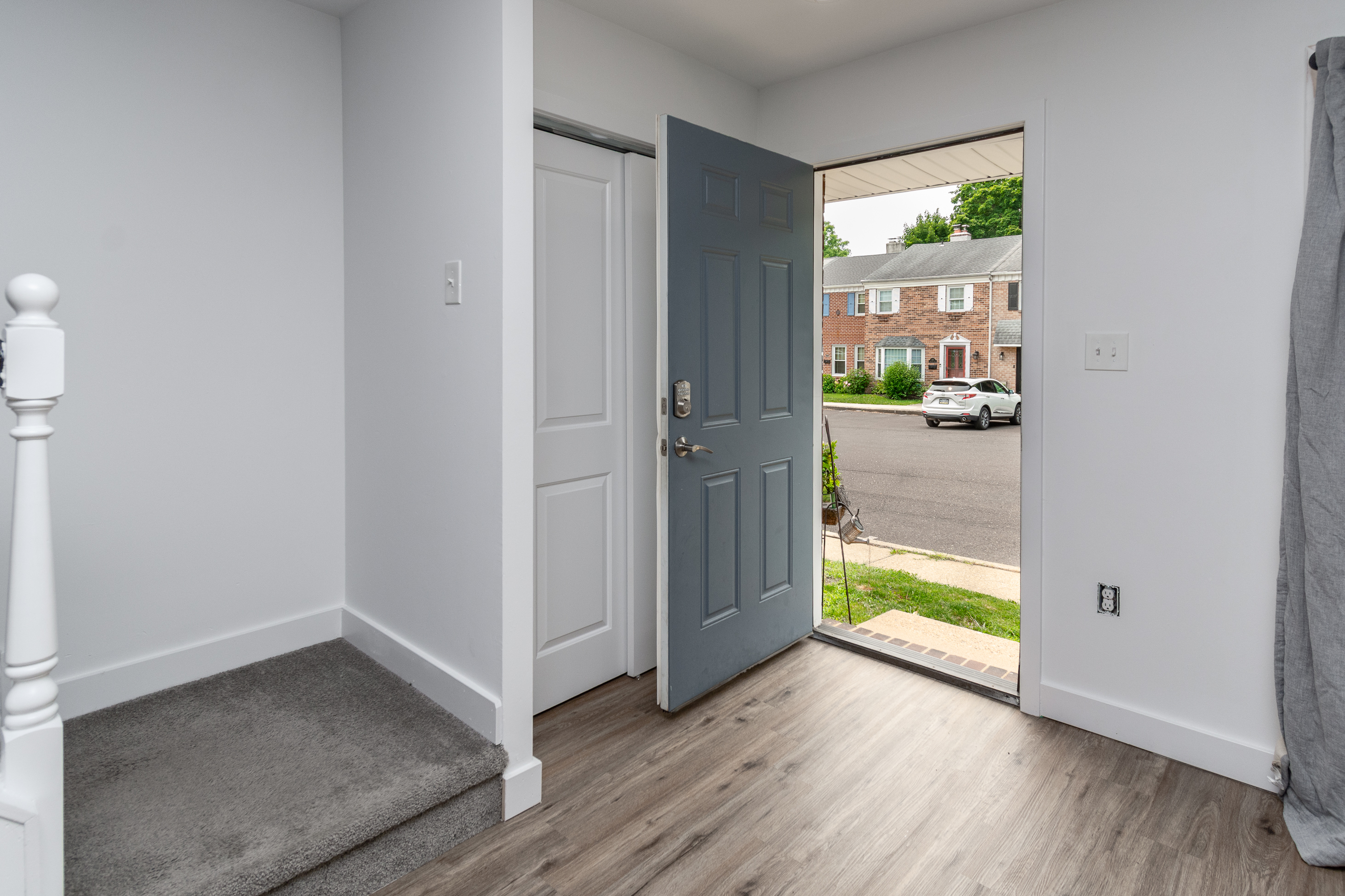  Stylish Three-Bedroom Townhome Near Shops, Dining and SEPTA - 物件實景