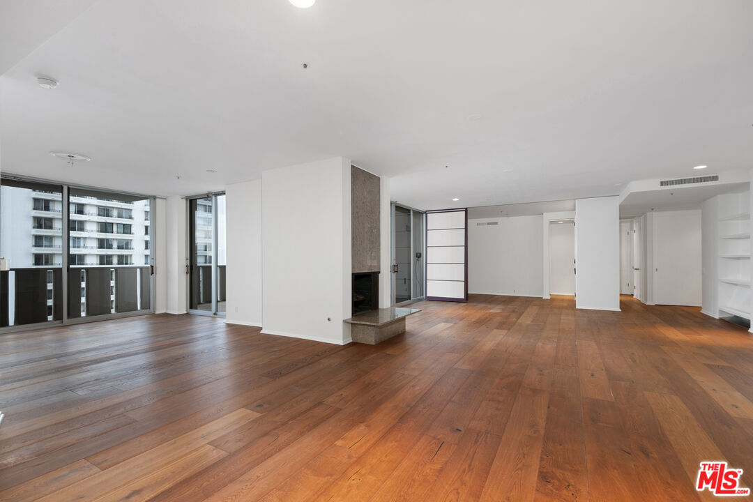 Los Angeles, California, 90024, United States, 2 Bedrooms Bedrooms, ,3 BathroomsBathrooms,Residential,For Sale,1817852