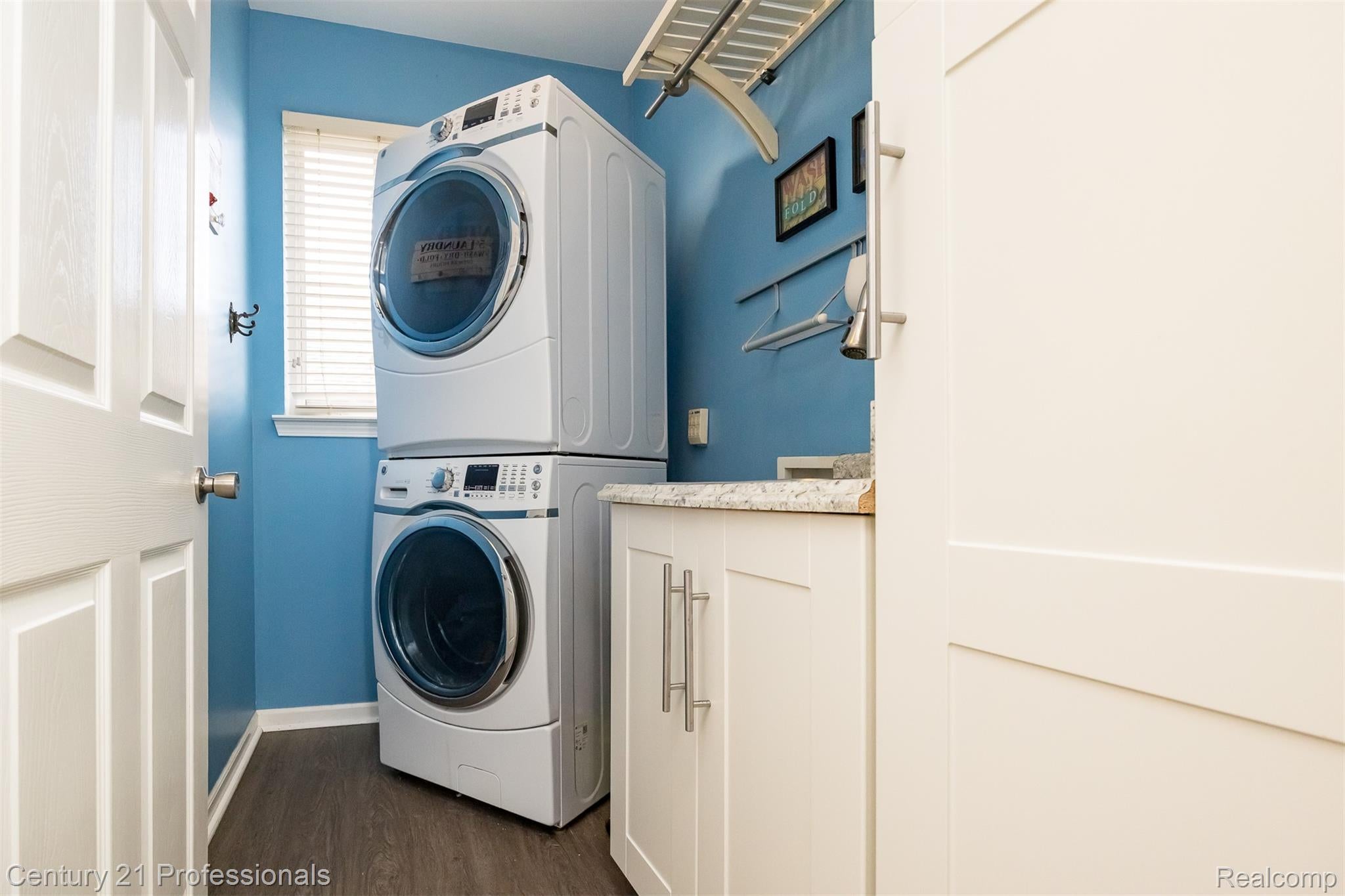 Macomb, Michigan, 48044, United States, 4 Bedrooms Bedrooms, ,3 BathroomsBathrooms,Residential,For Sale,1997727