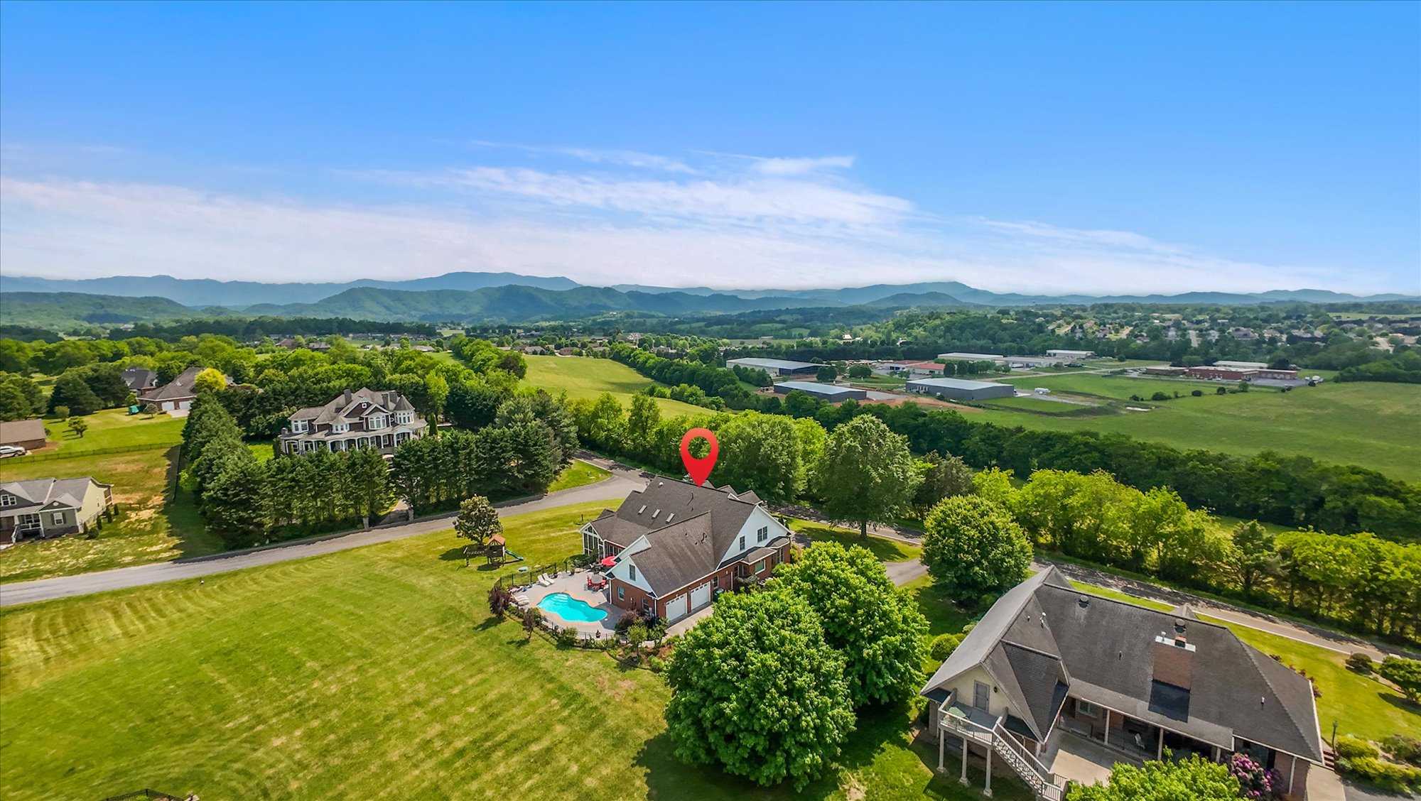 Sevierville, Tennessee, 37876-5201, United States, 3 Bedrooms Bedrooms, ,4 BathroomsBathrooms,Residential,For Sale,1810595