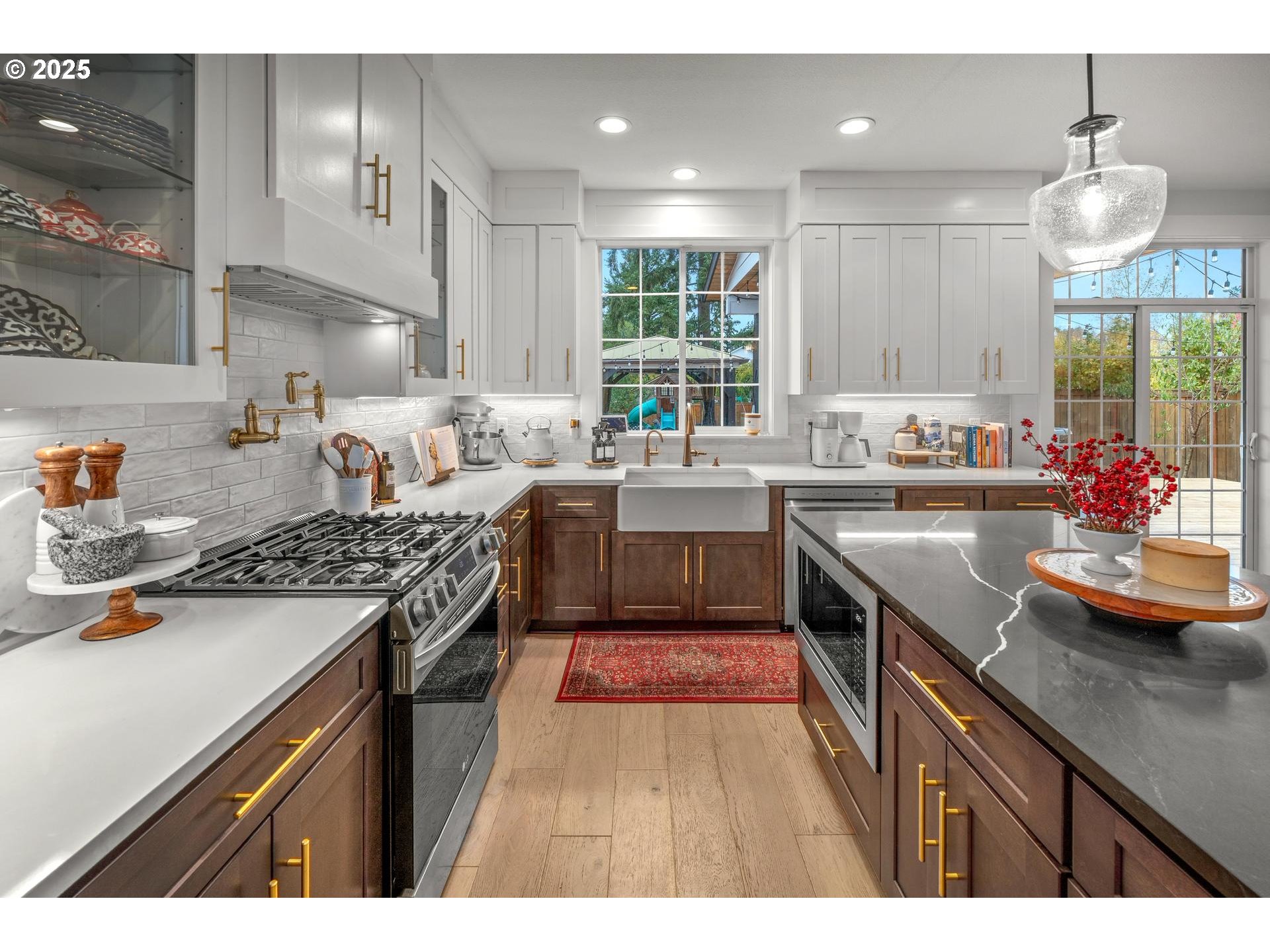 Portland, Oregon, 97223, United States, 4 Bedrooms Bedrooms, ,3 BathroomsBathrooms,Residential,For Sale,1991848