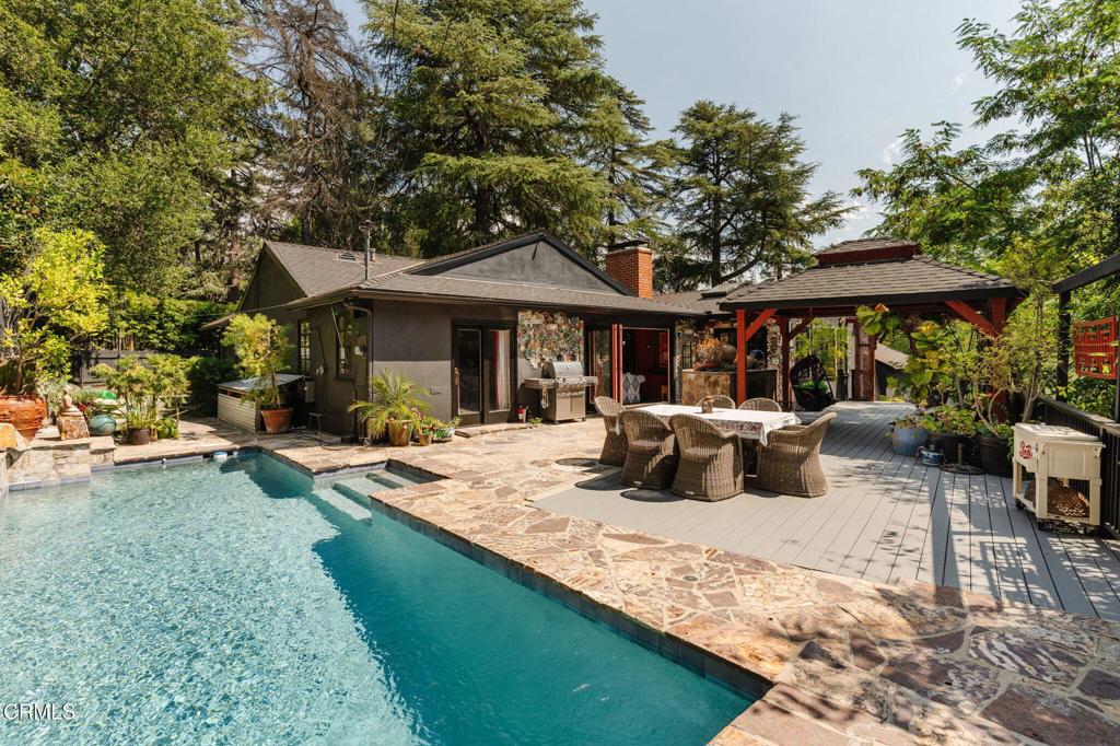 La Canada Flintridge, California, 91011, United States, 4 Bedrooms Bedrooms, ,3 BathroomsBathrooms,Residential,For Sale,1885342