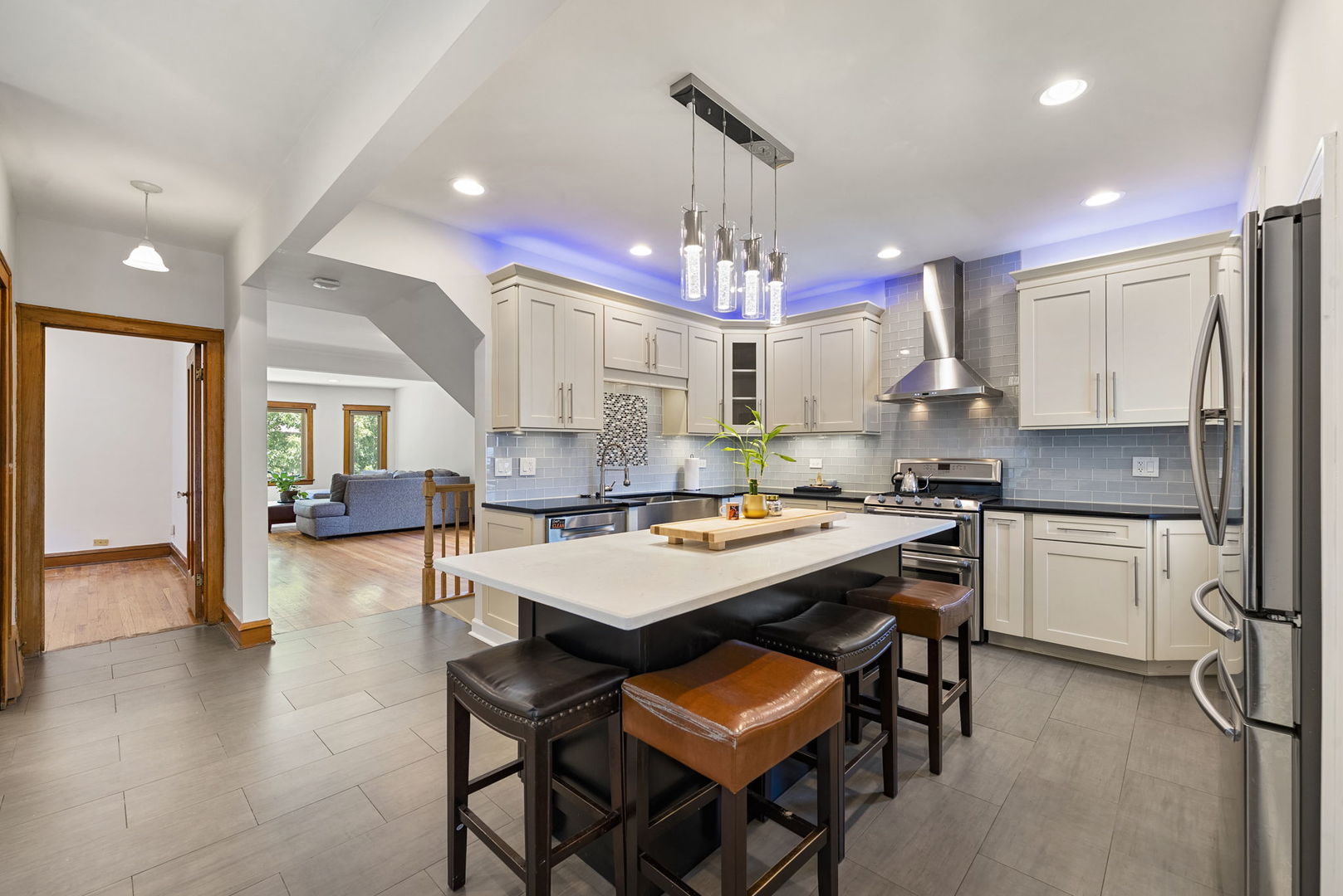 Chicago, Illinois, 60641, United States, 4 Bedrooms Bedrooms, ,3 BathroomsBathrooms,Residential,For Sale,1940244