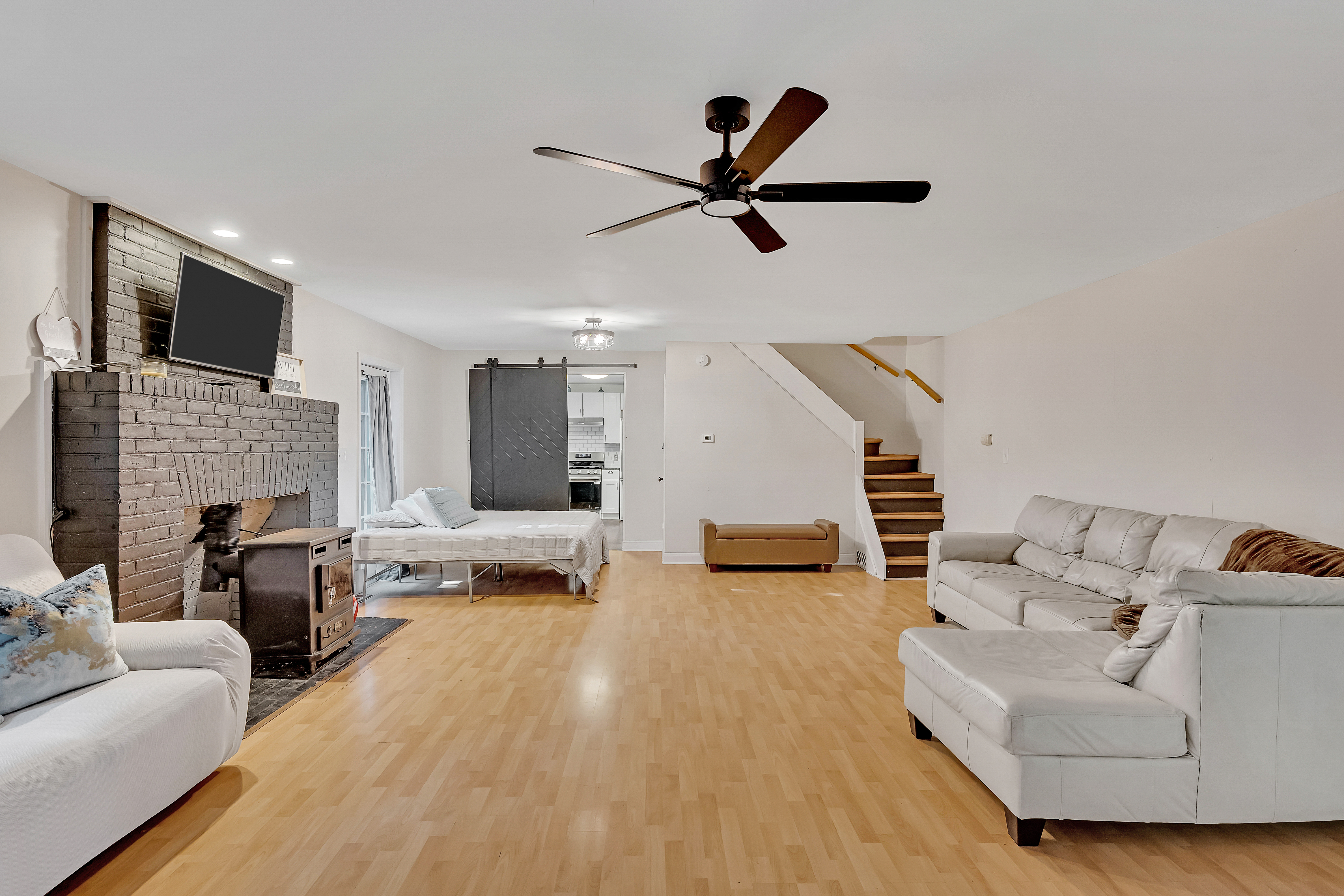  46 Seneca Road, Sand Lake, NY, 12196 - 物件實景
