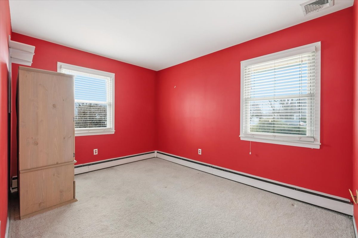 West Islip, New York, 11795, United States, 4 Bedrooms Bedrooms, ,2 BathroomsBathrooms,Residential,For Sale,2008533