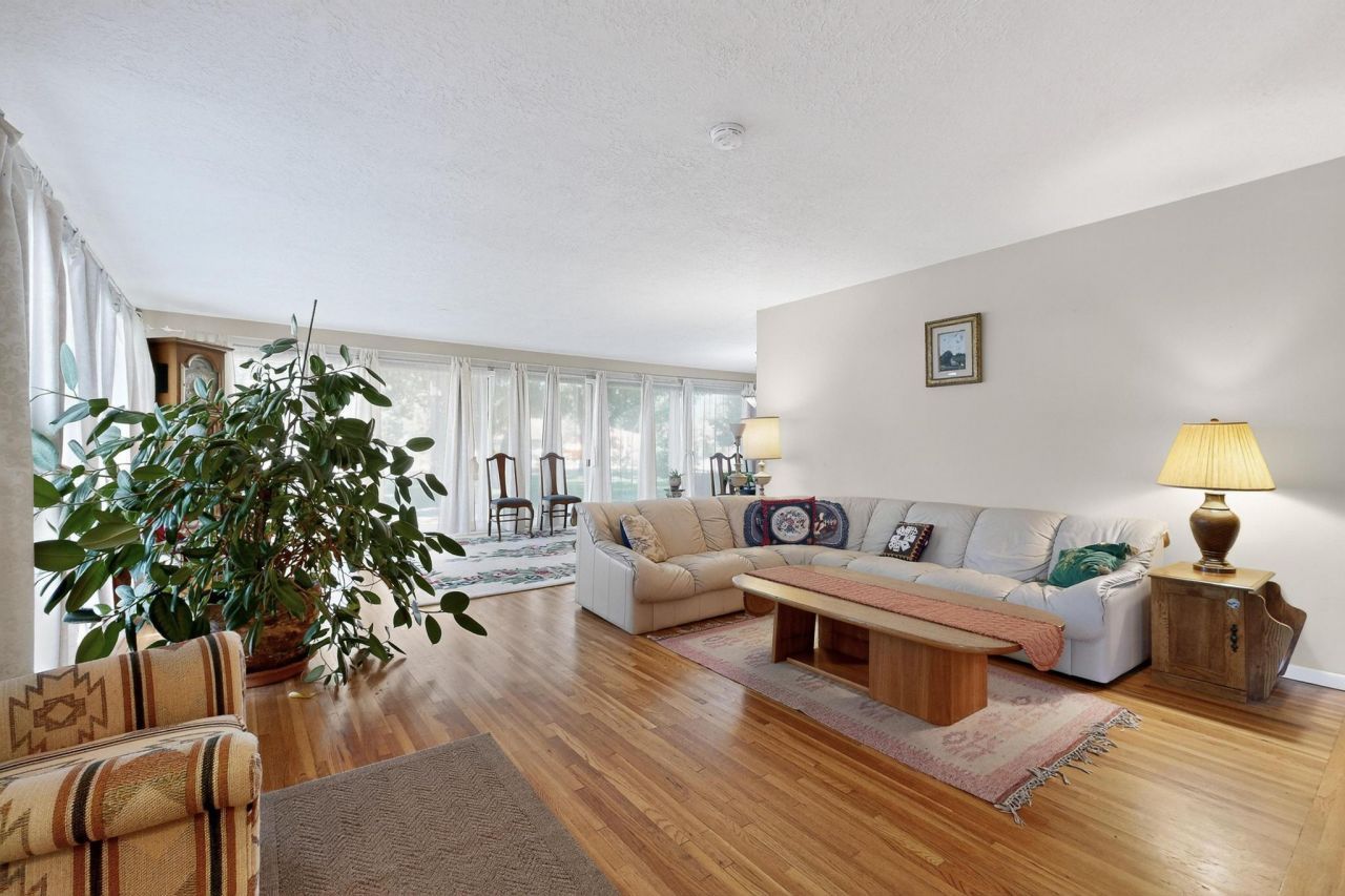 Albuquerque, New Mexico, 87107, United States, 4 Bedrooms Bedrooms, ,3 BathroomsBathrooms,Residential,For Sale,1917384