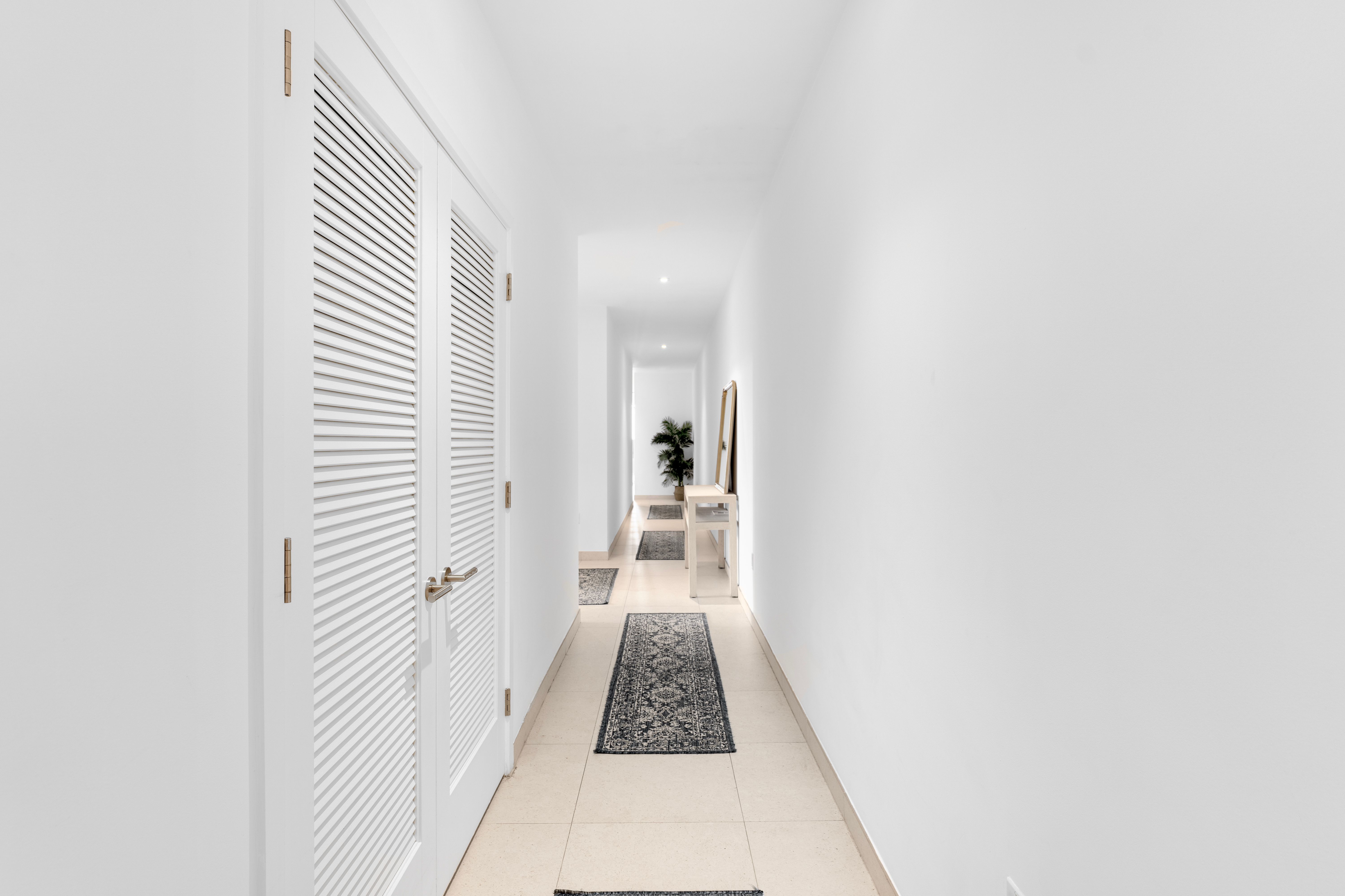  3581 E Glencoe Street, Miami, FL, 33133 - 物件實景