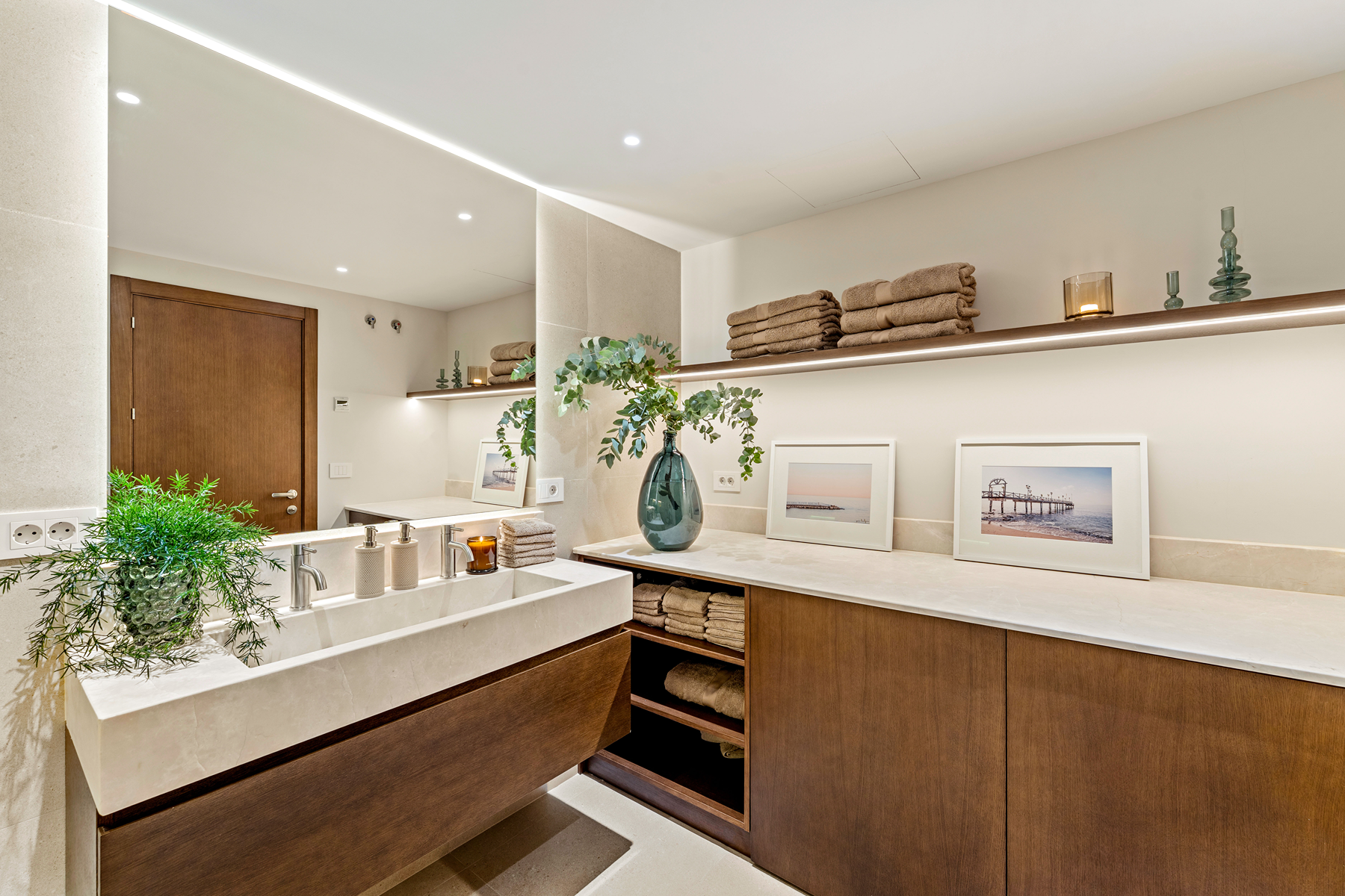  Renovated apartment with panoramic sea views on Marbella
