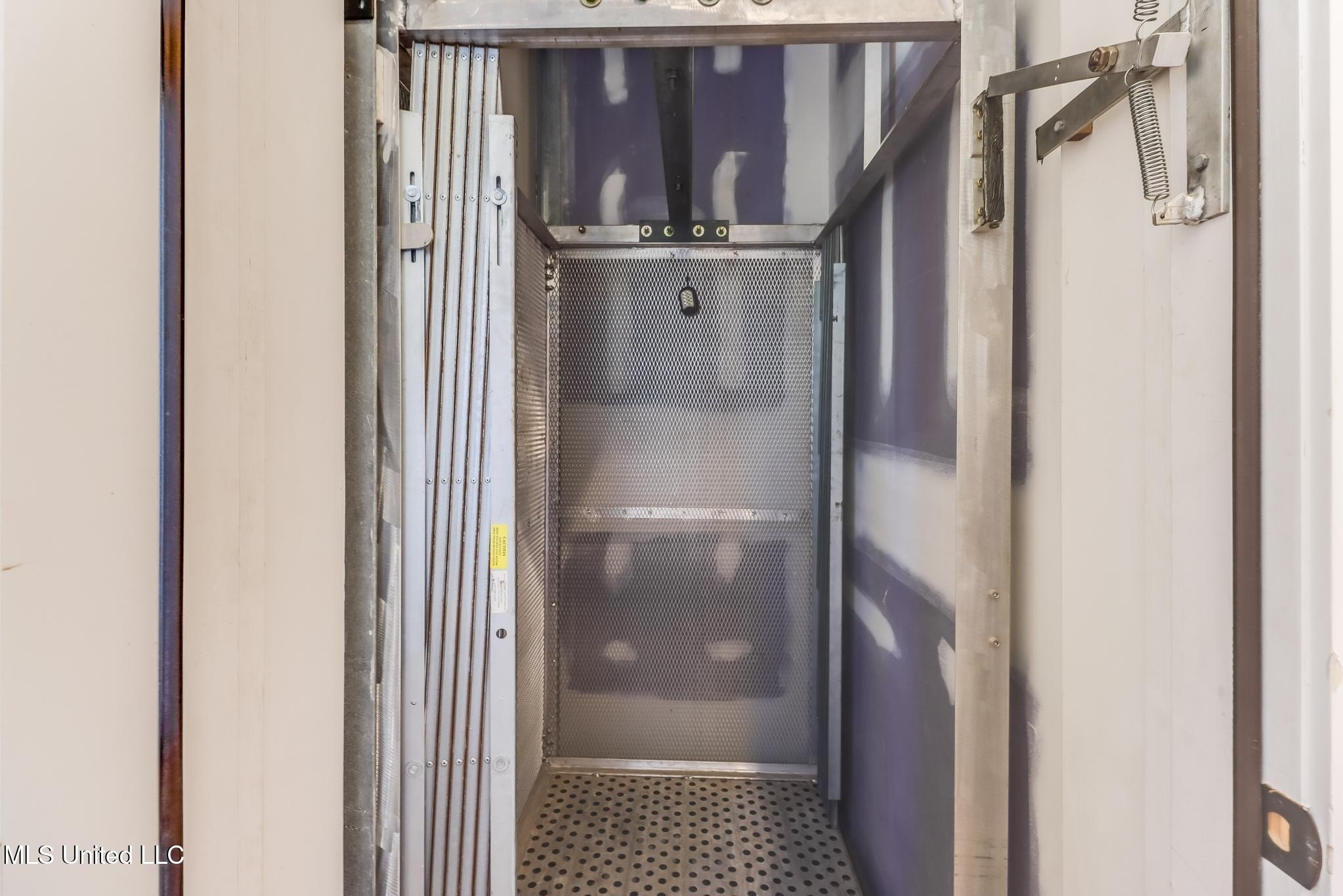 Pascagoula, Mississippi, 39581, United States, 5 Bedrooms Bedrooms, ,6 BathroomsBathrooms,Residential,For Sale,1977278