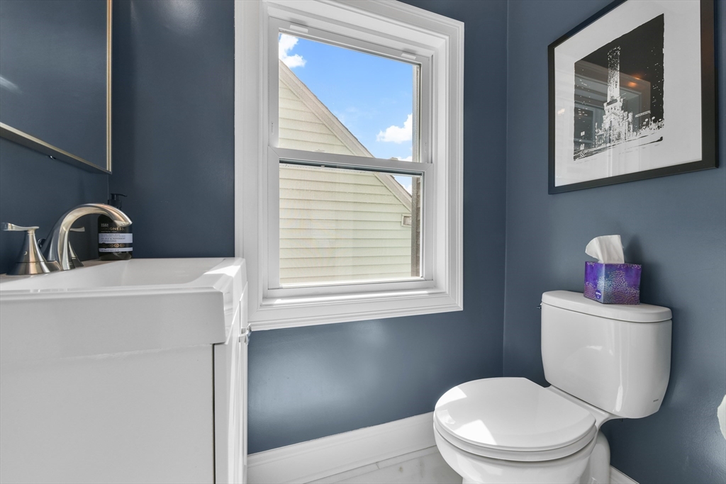 Boston, Massachusetts, 02128, United States, 3 Bedrooms Bedrooms, ,3 BathroomsBathrooms,Residential,For Sale,1904781