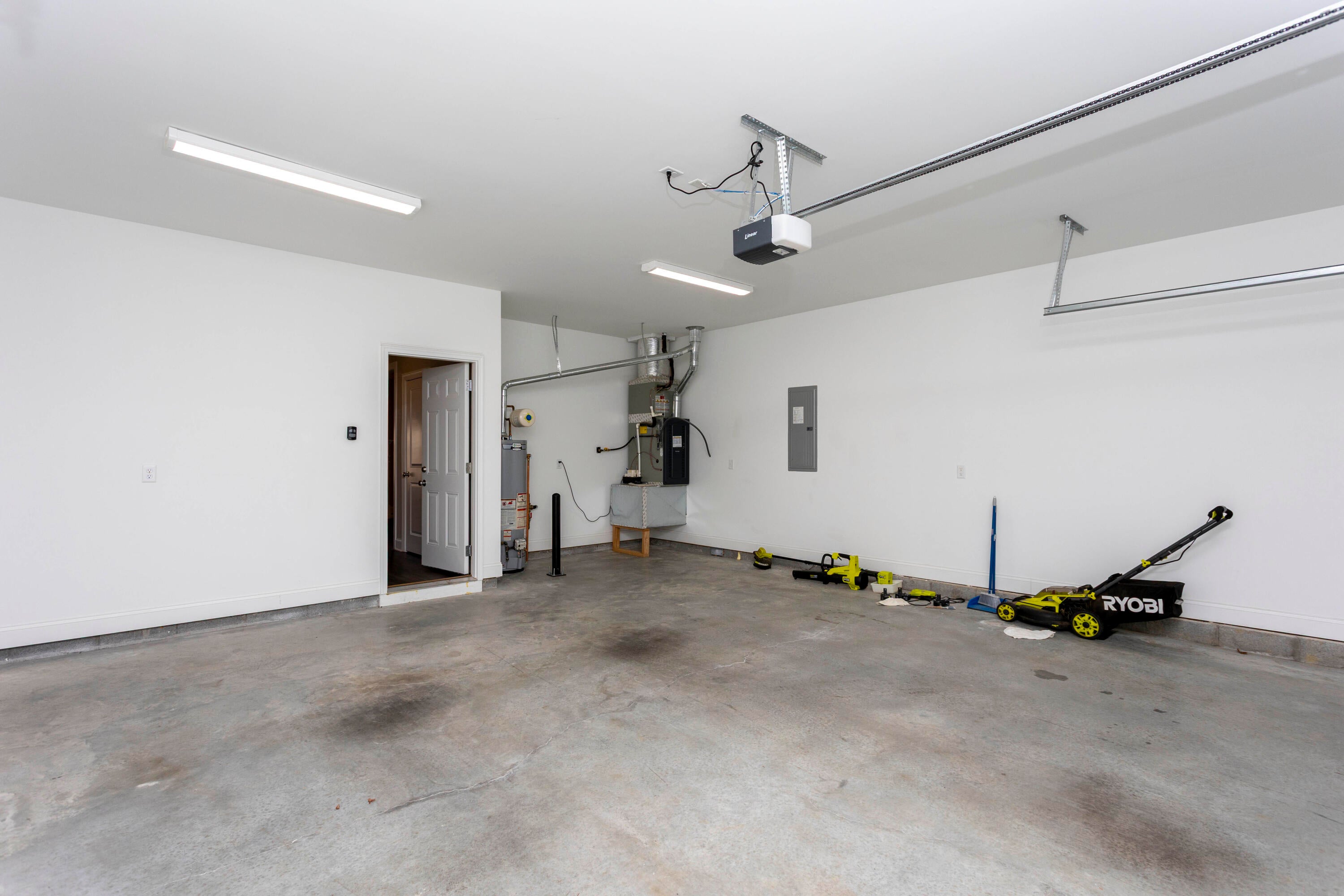 Chattanooga, Tennessee, 37421, United States, 4 Bedrooms Bedrooms, ,3 BathroomsBathrooms,Residential,For Sale,2000498