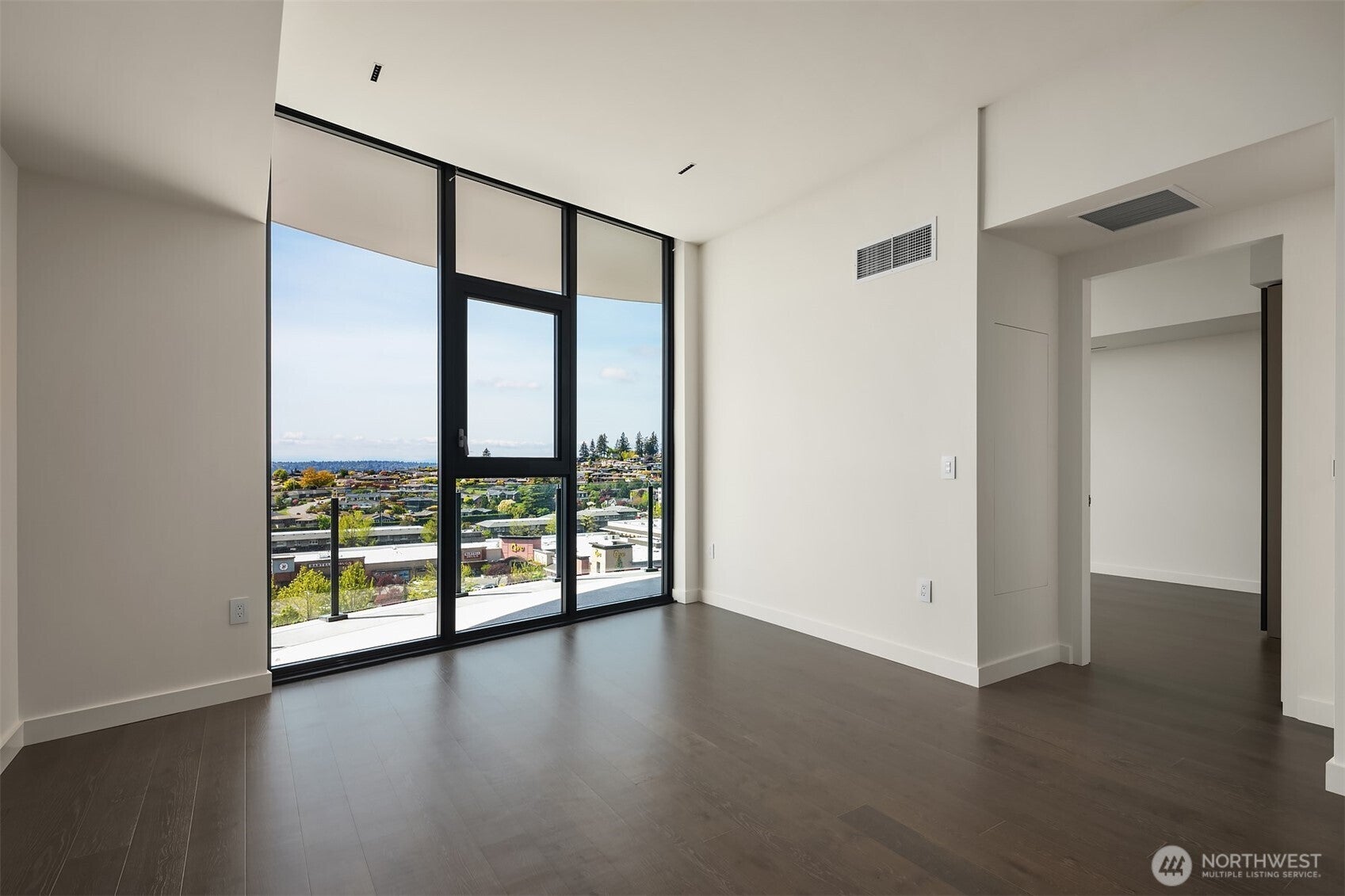 Bellevue, Washington, 98004, United States, 1 Bedroom Bedrooms, ,2 BathroomsBathrooms,Residential,For Sale,1857627